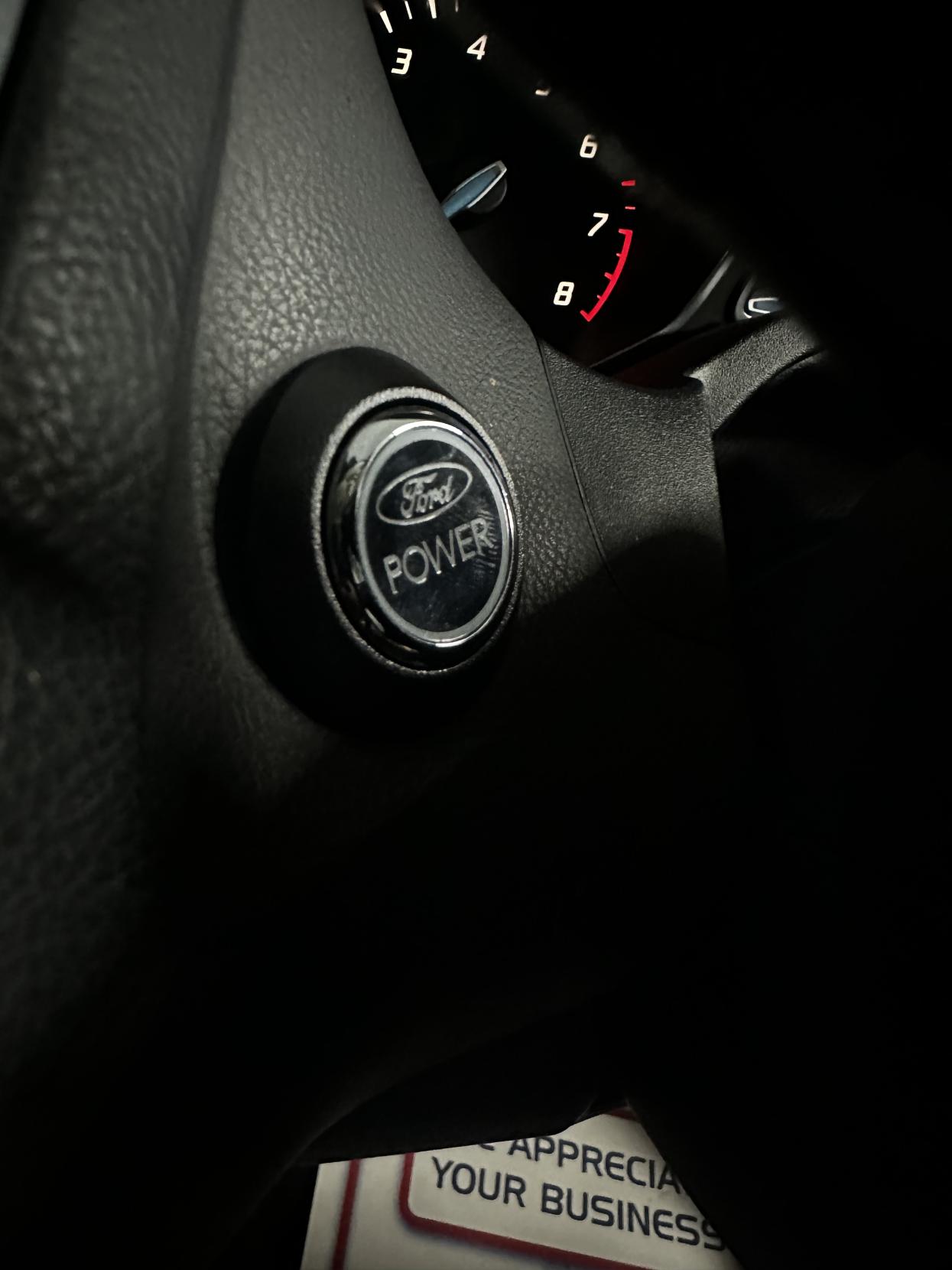 Ford Focus 1.6 Titanium Hatchback 5dr Petrol Powershift Euro 5 (125 ps)