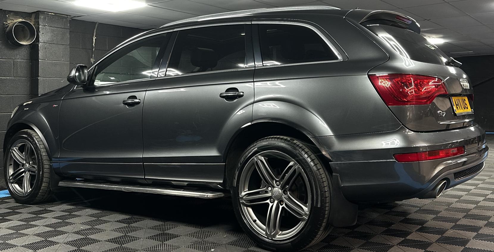 Audi Q7 3.0 TDI V6 S line SUV 5dr Diesel Tiptronic quattro Euro 5 (240 ps)