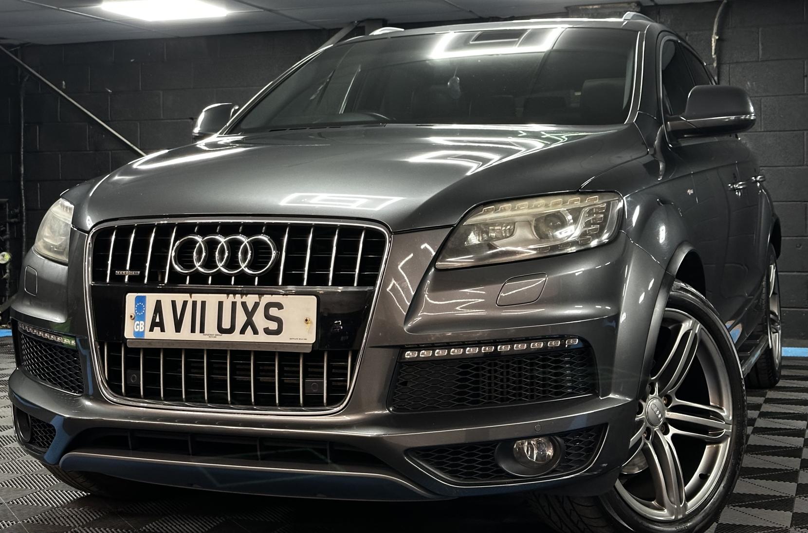 Audi Q7 3.0 TDI V6 S line SUV 5dr Diesel Tiptronic quattro Euro 5 (240 ps)