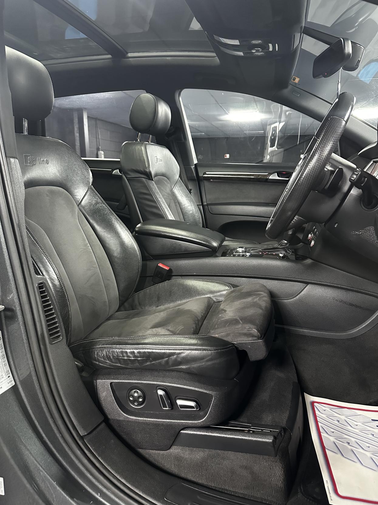 Audi Q7 3.0 TDI V6 S line SUV 5dr Diesel Tiptronic quattro Euro 5 (240 ps)