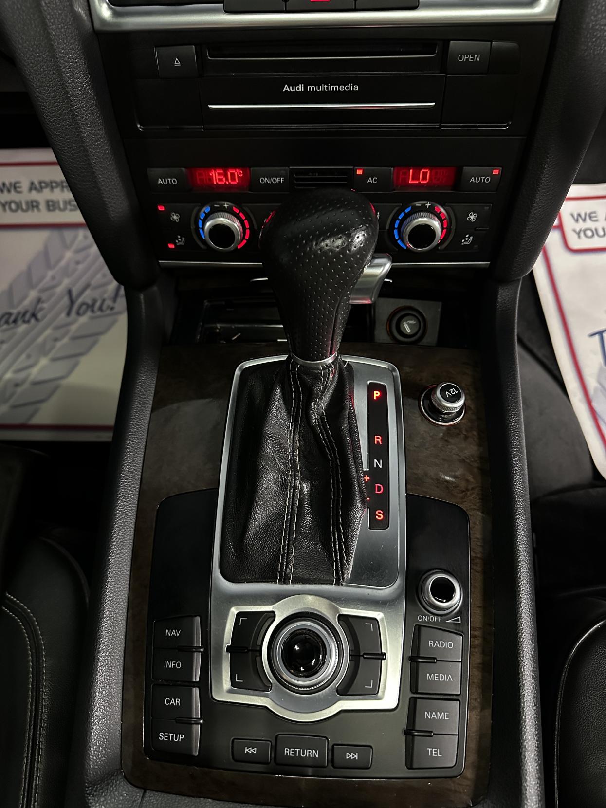 Audi Q7 3.0 TDI V6 S line SUV 5dr Diesel Tiptronic quattro Euro 5 (240 ps)