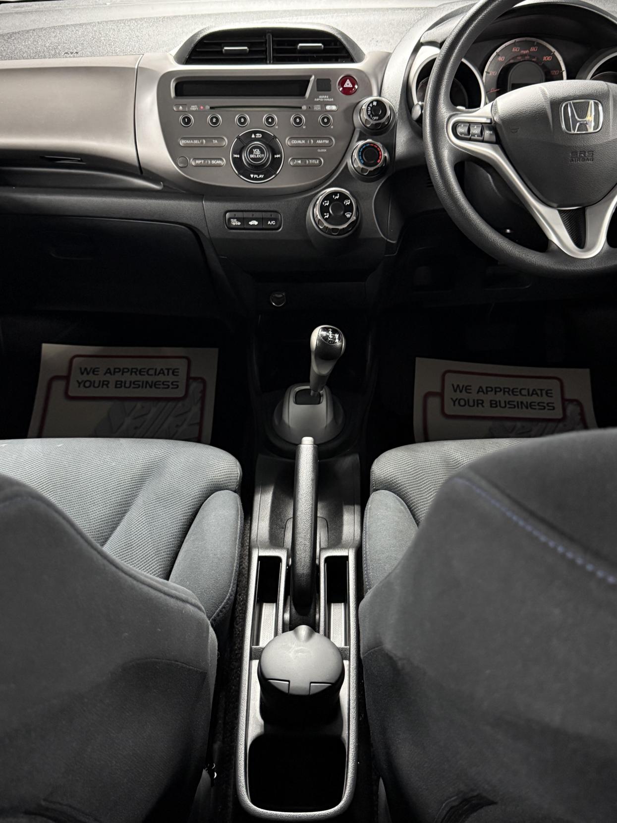 Honda Jazz 1.4 i-VTEC ES Hatchback 5dr Petrol i SHIFT Euro 4 (100 ps)