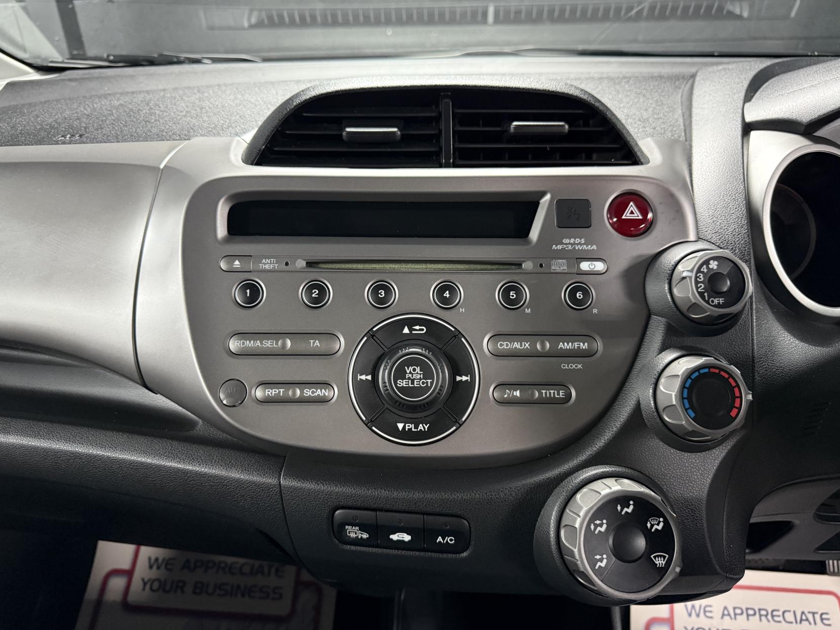 Honda Jazz 1.4 i-VTEC ES Hatchback 5dr Petrol i SHIFT Euro 4 (100 ps)