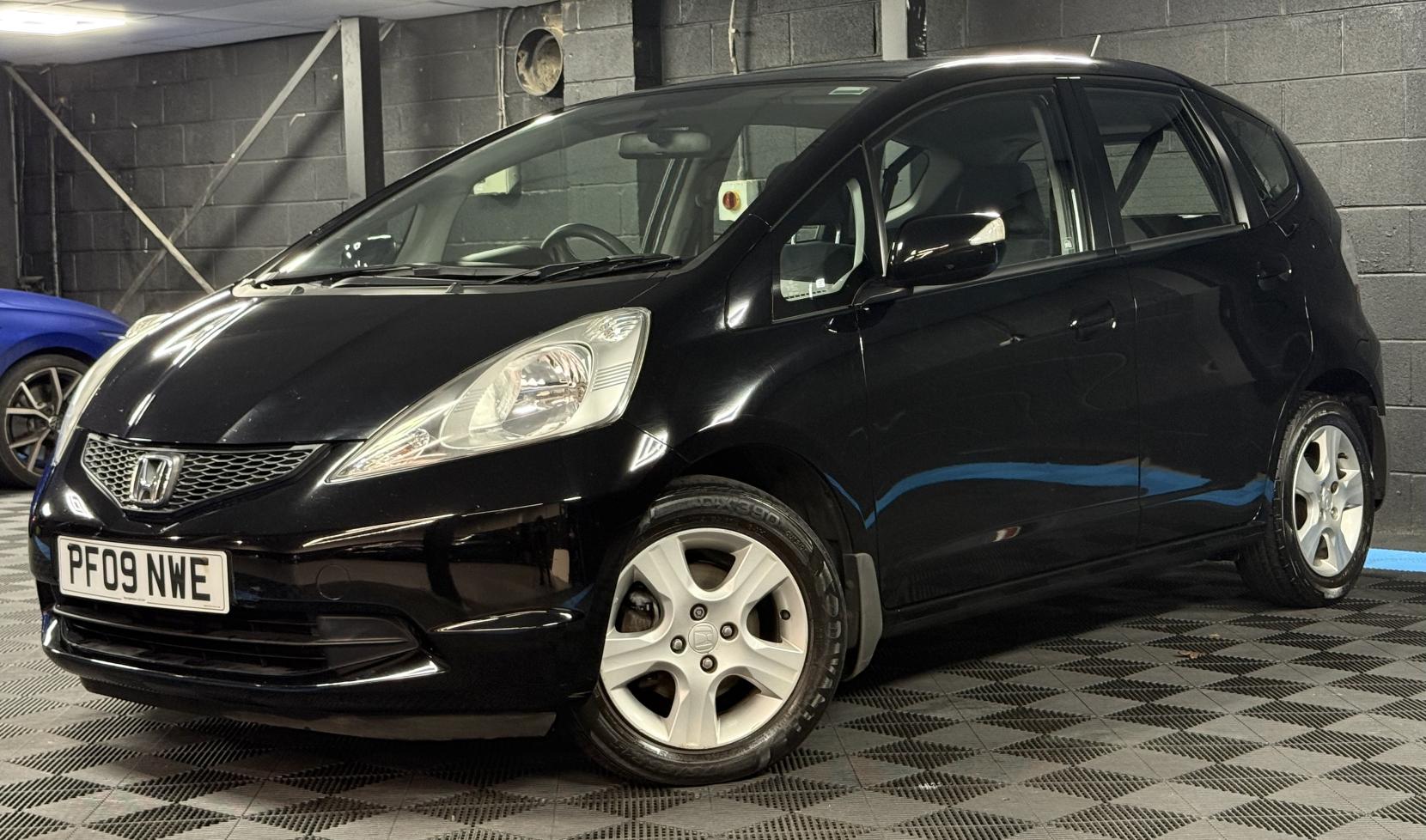 Honda Jazz 1.4 i-VTEC ES Hatchback 5dr Petrol i SHIFT Euro 4 (100 ps)