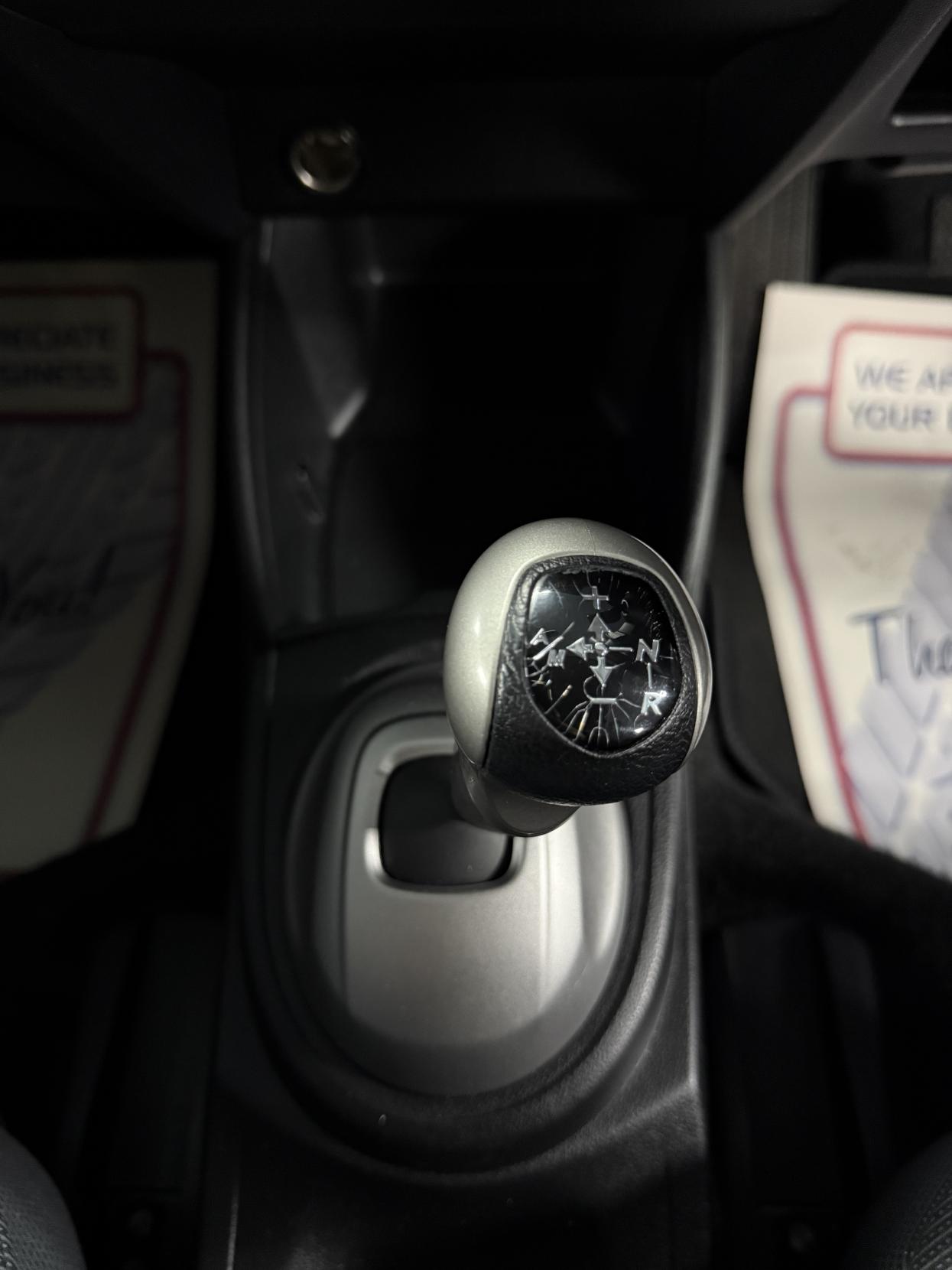 Honda Jazz 1.4 i-VTEC ES Hatchback 5dr Petrol i SHIFT Euro 4 (100 ps)