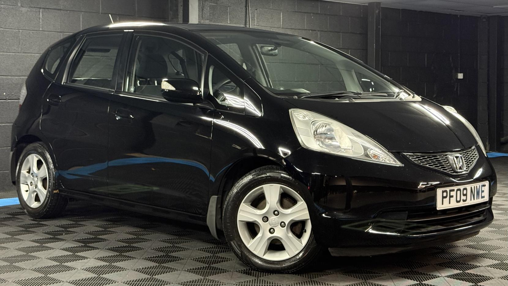 Honda Jazz 1.4 i-VTEC ES Hatchback 5dr Petrol i SHIFT Euro 4 (100 ps)
