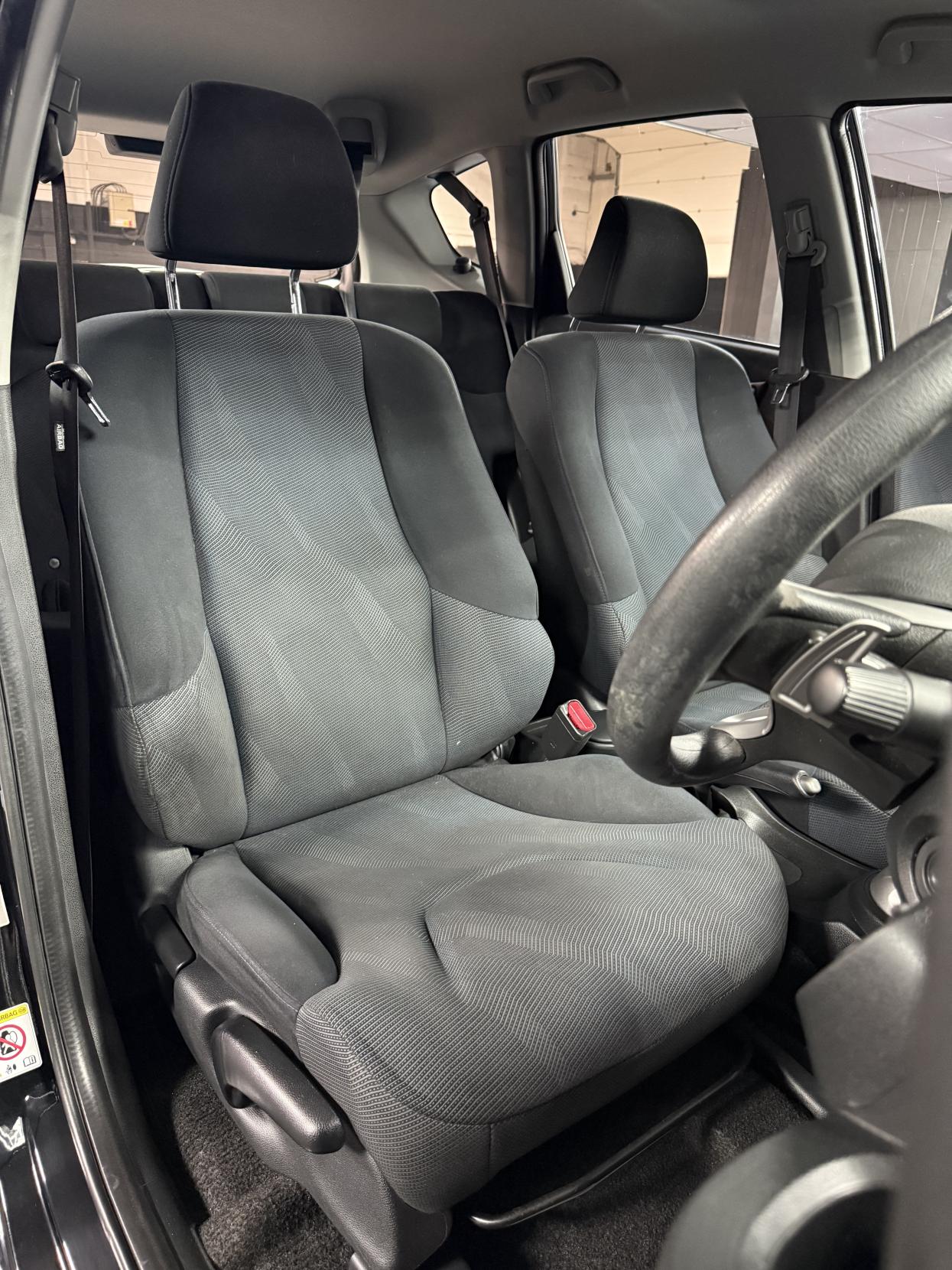 Honda Jazz 1.4 i-VTEC ES Hatchback 5dr Petrol i SHIFT Euro 4 (100 ps)