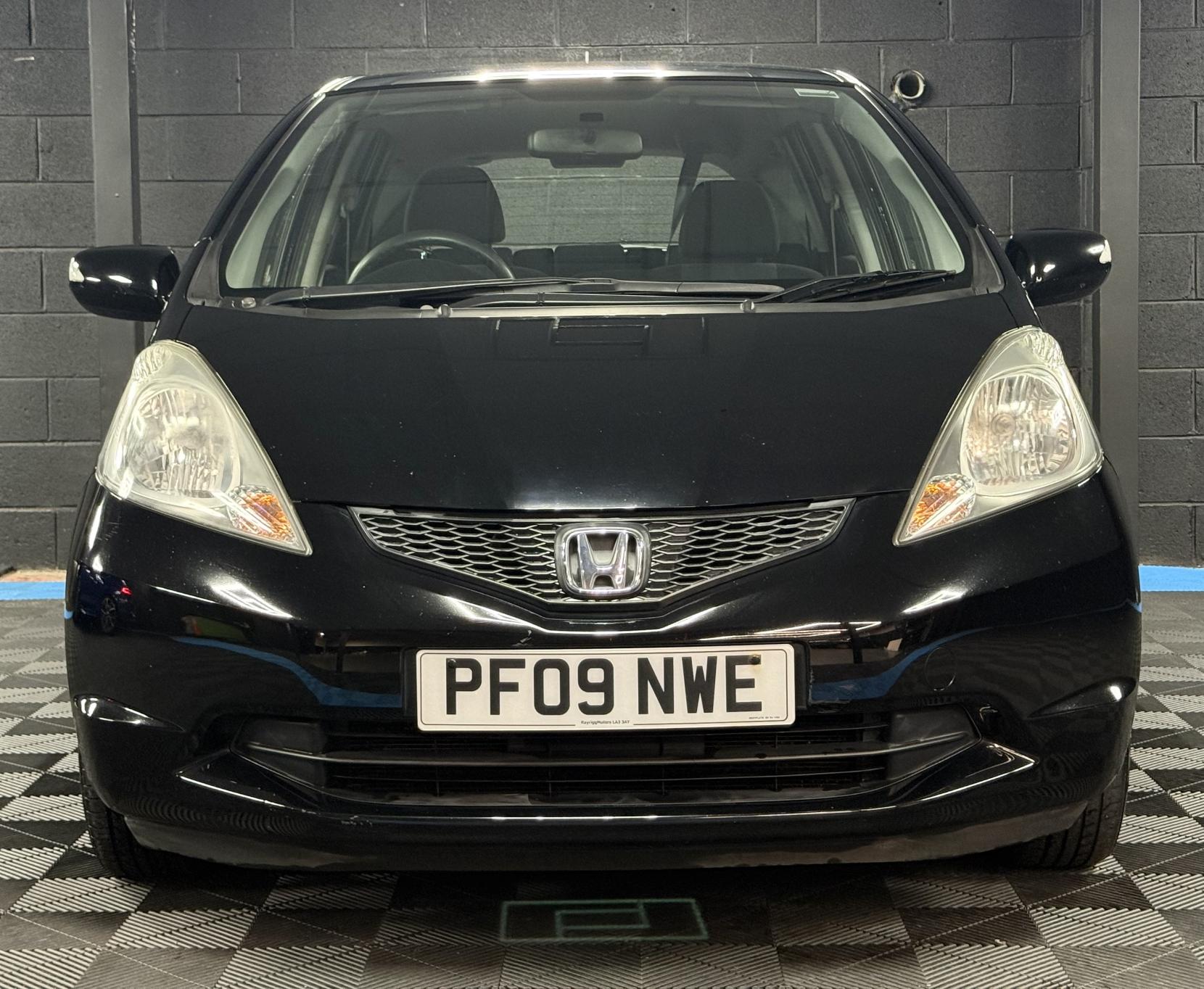 Honda Jazz 1.4 i-VTEC ES Hatchback 5dr Petrol i SHIFT Euro 4 (100 ps)