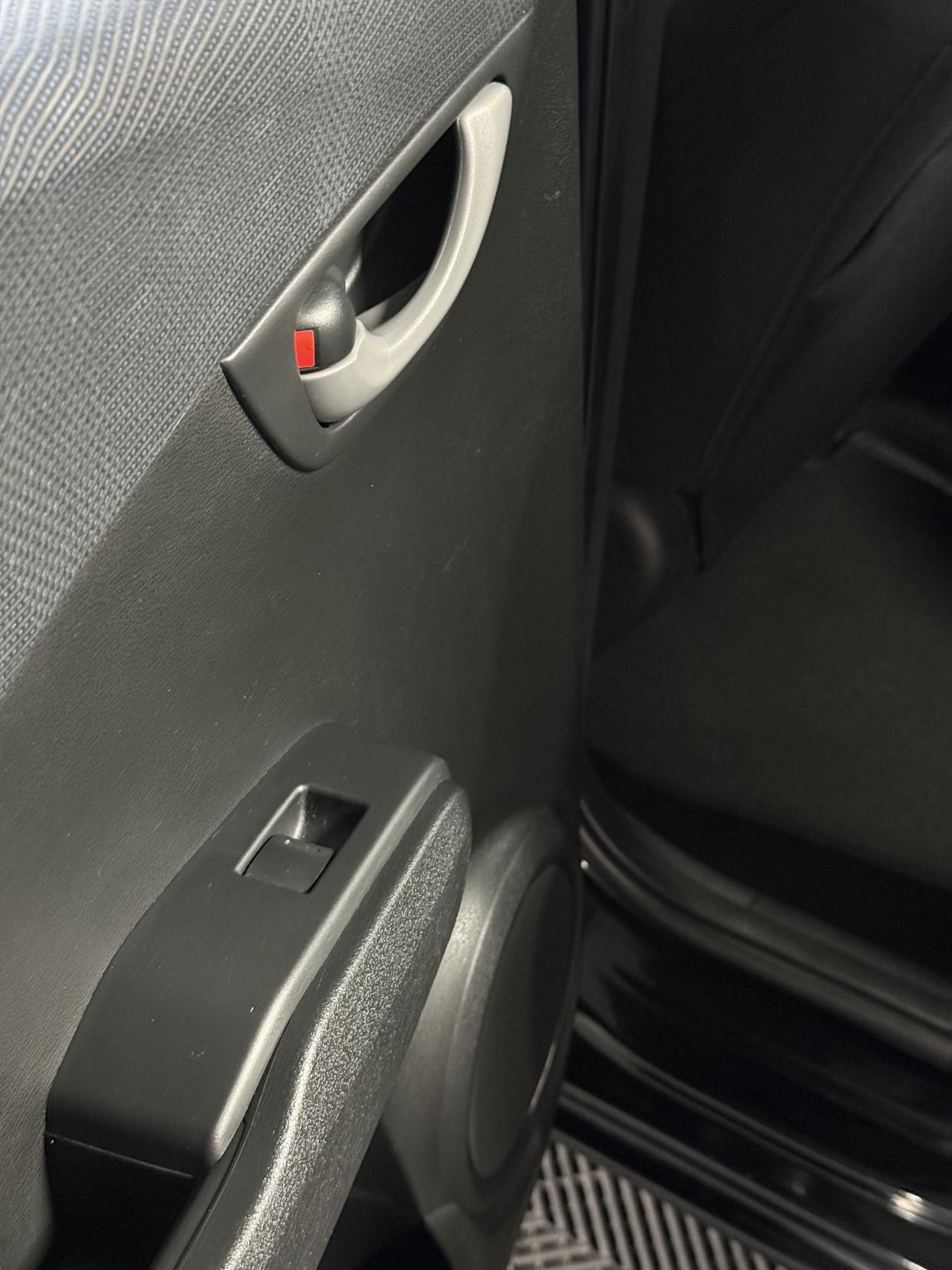 Honda Jazz 1.4 i-VTEC ES Hatchback 5dr Petrol i SHIFT Euro 4 (100 ps)