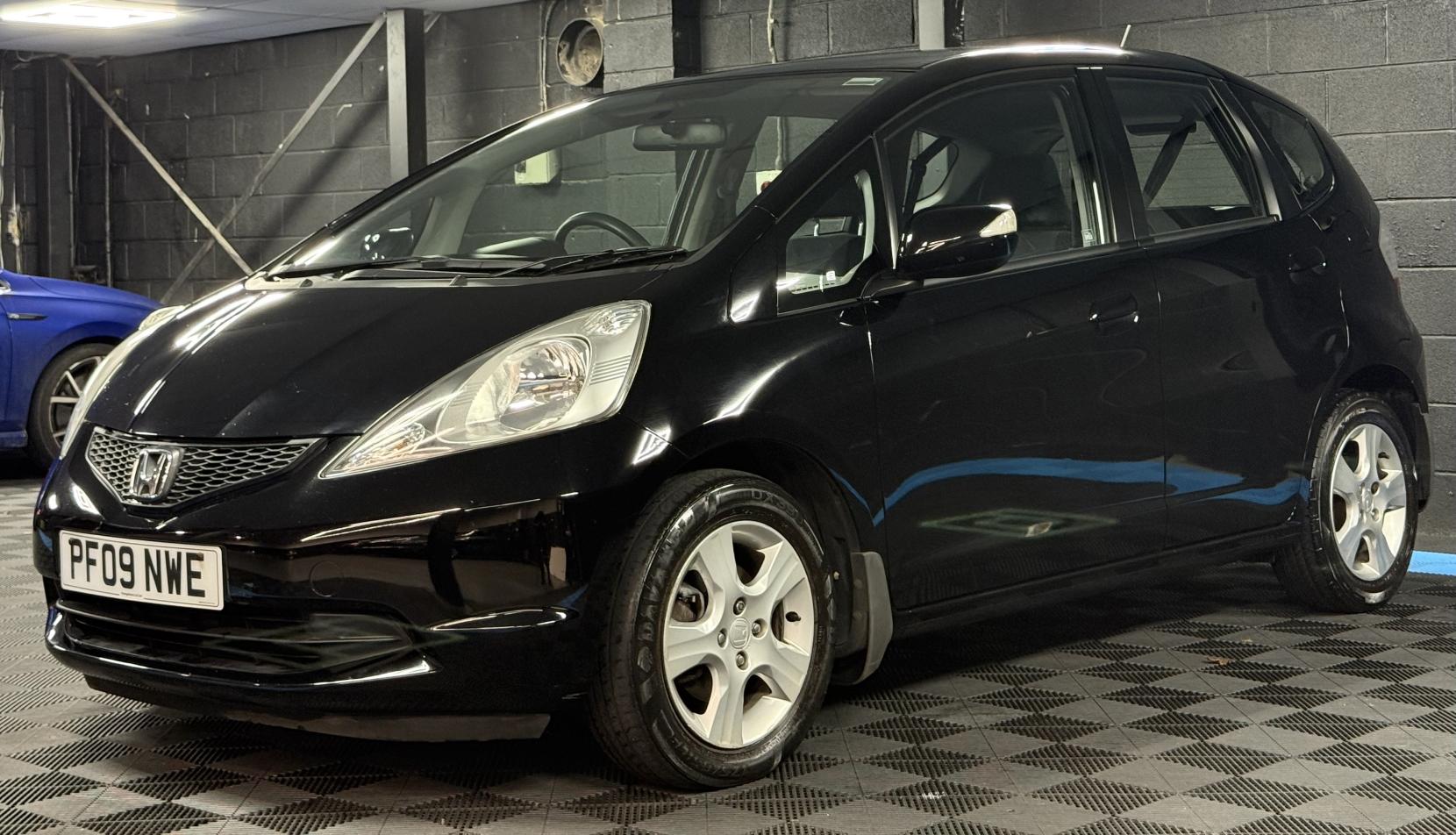 Honda Jazz 1.4 i-VTEC ES Hatchback 5dr Petrol i SHIFT Euro 4 (100 ps)