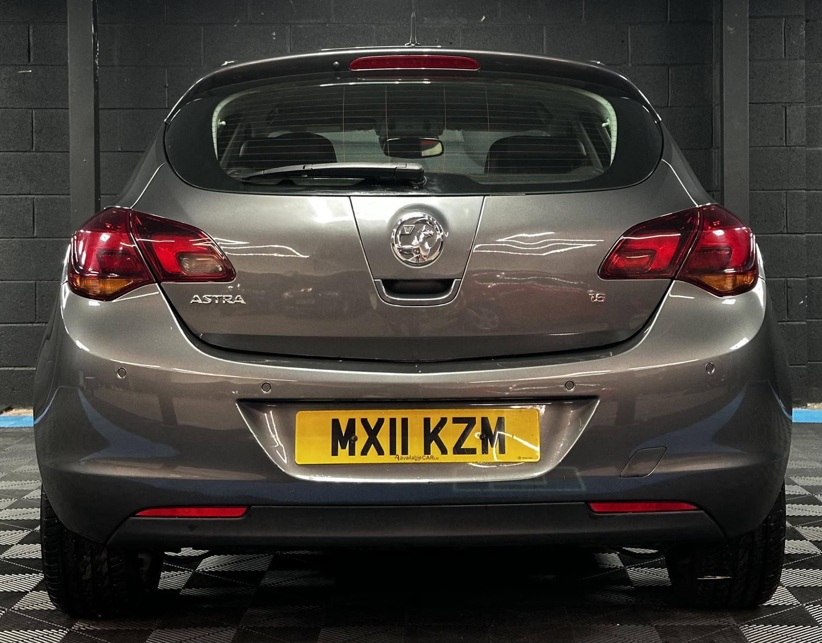 Vauxhall Astra 1.6 16v SE Hatchback 5dr Petrol Auto Euro 5 (115 ps)