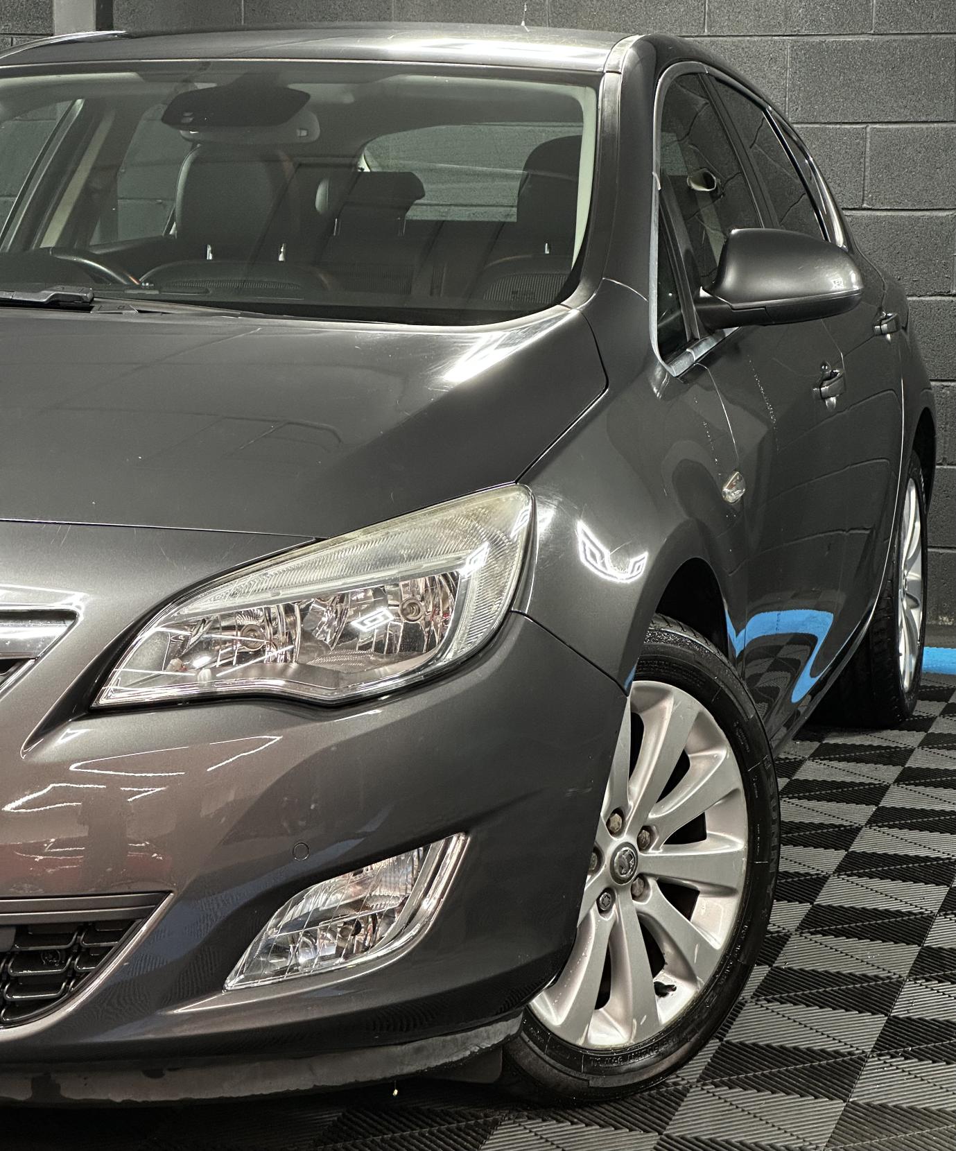 Vauxhall Astra 1.6 16v SE Hatchback 5dr Petrol Auto Euro 5 (115 ps)