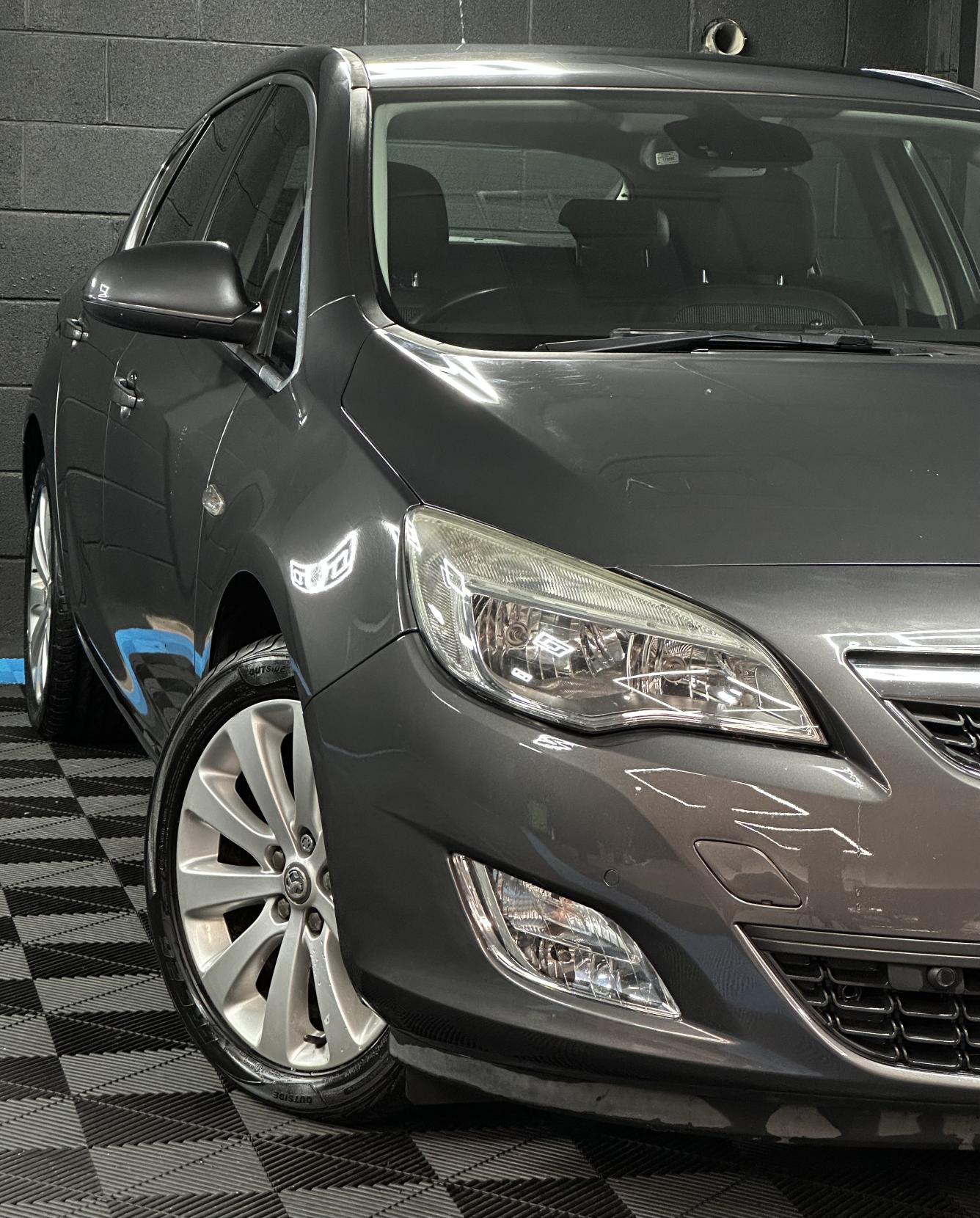 Vauxhall Astra 1.6 16v SE Hatchback 5dr Petrol Auto Euro 5 (115 ps)