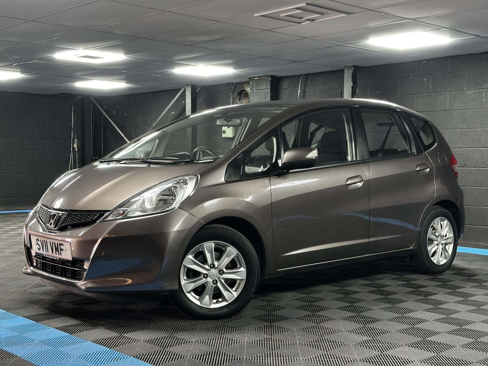 Honda Jazz 1.4 i-VTEC ES Hatchback 5dr Petrol CVT Euro 5 (99 ps)
