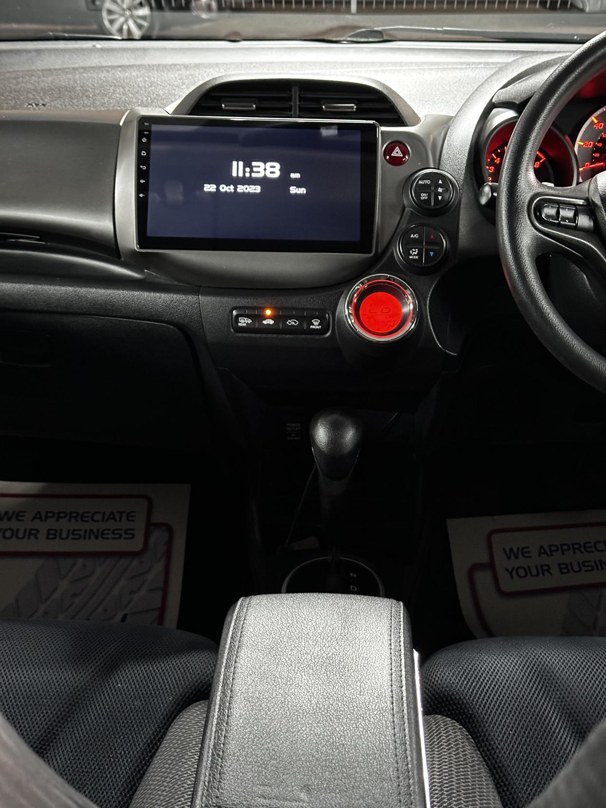 Honda Jazz 1.4 i-VTEC ES Hatchback 5dr Petrol CVT Euro 5 (99 ps)