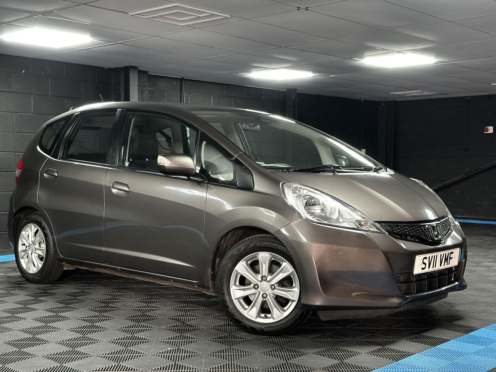 Honda Jazz 1.4 i-VTEC ES Hatchback 5dr Petrol CVT Euro 5 (99 ps)