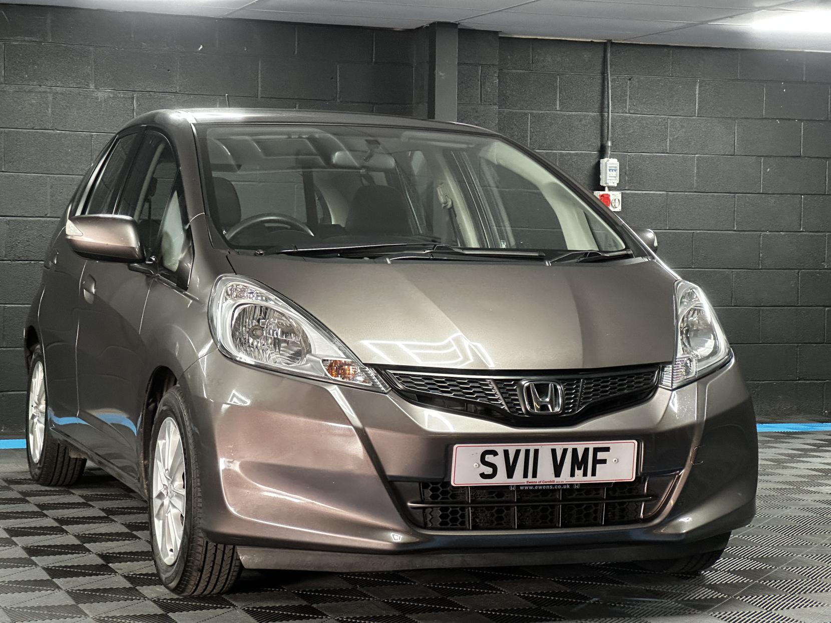 Honda Jazz 1.4 i-VTEC ES Hatchback 5dr Petrol CVT Euro 5 (99 ps)