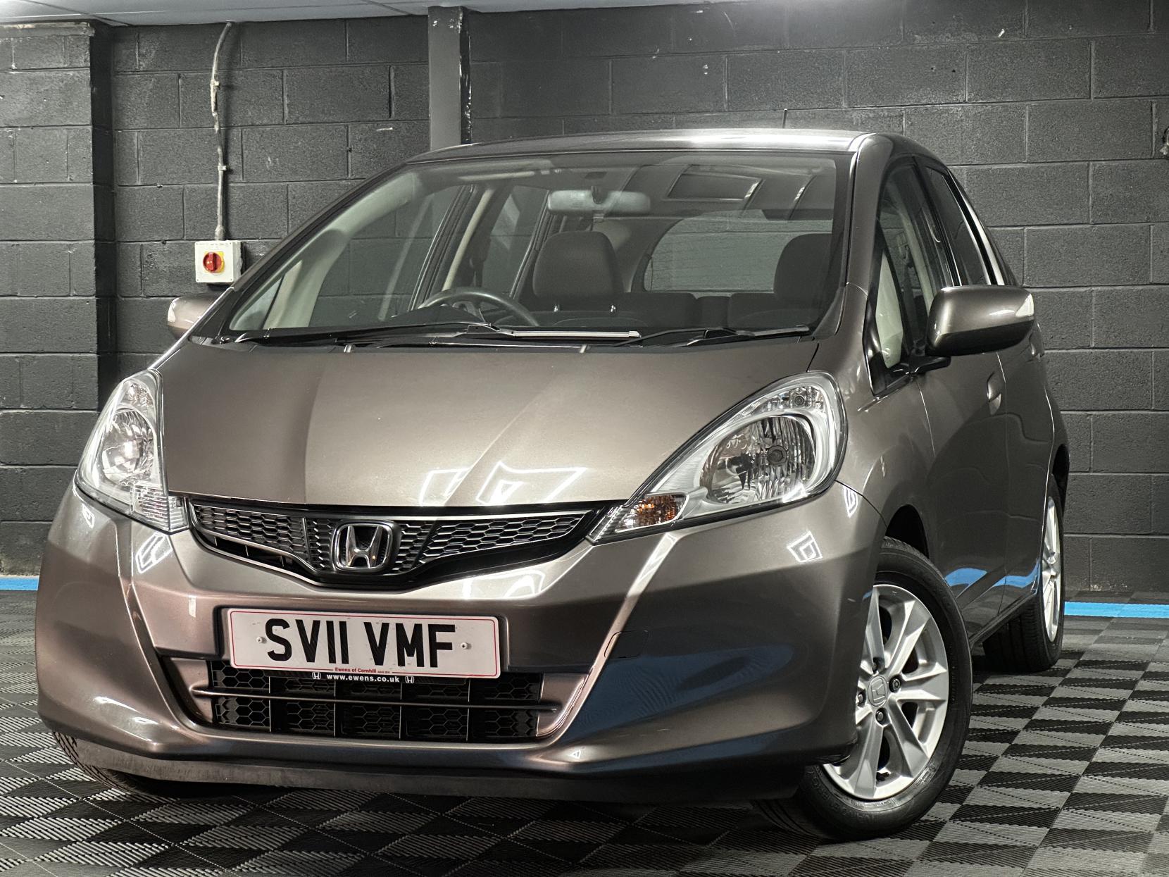 Honda Jazz 1.4 i-VTEC ES Hatchback 5dr Petrol CVT Euro 5 (99 ps)