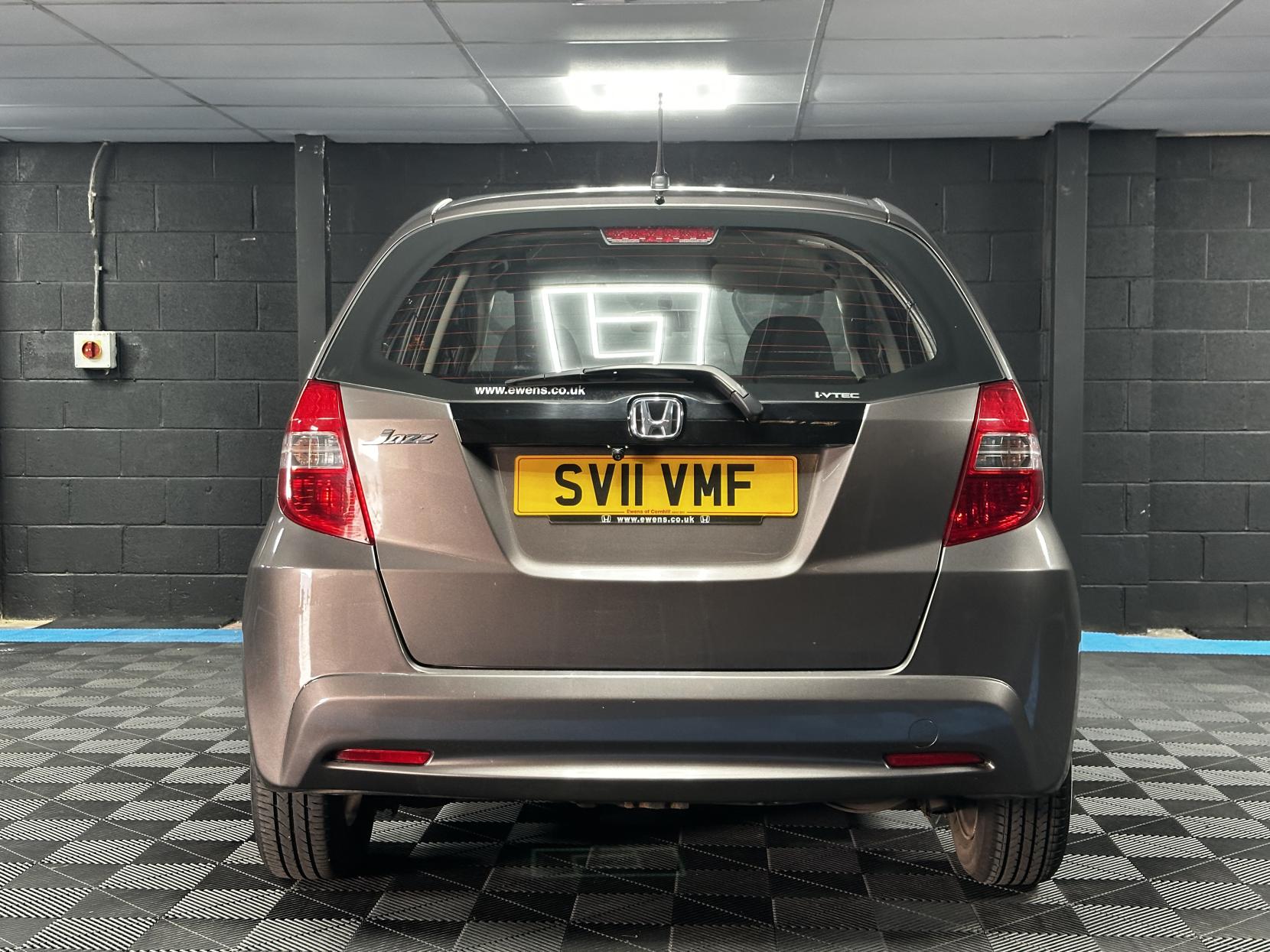 Honda Jazz 1.4 i-VTEC ES Hatchback 5dr Petrol CVT Euro 5 (99 ps)