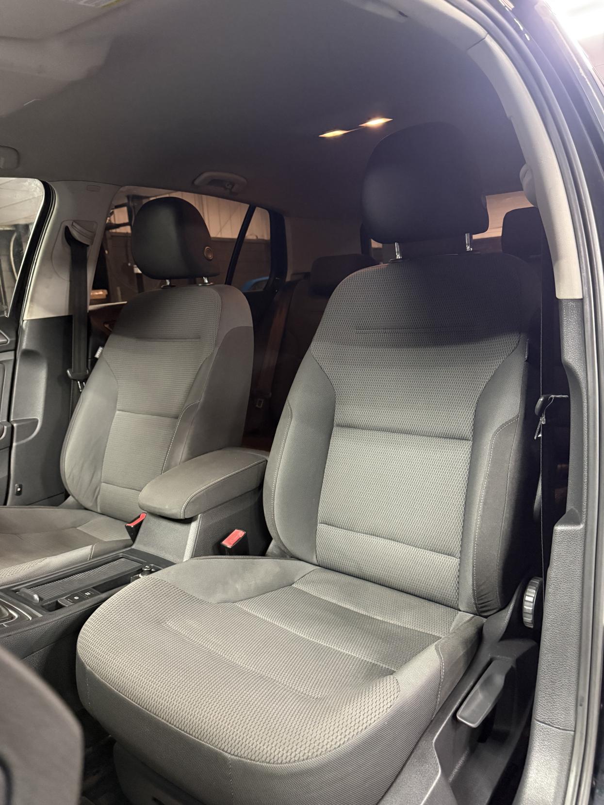 Volkswagen Golf 1.6 TDI BlueMotion Tech SE Hatchback 5dr Diesel DSG Euro 5 (s/s) (105 ps)