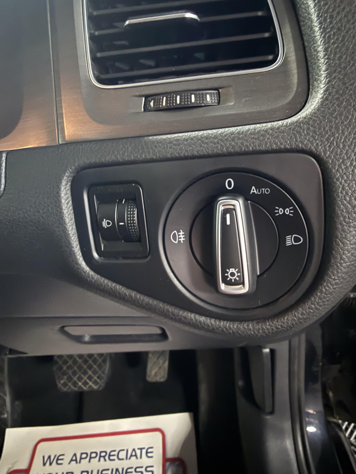 Volkswagen Golf 1.6 TDI BlueMotion Tech SE Hatchback 5dr Diesel DSG Euro 5 (s/s) (105 ps)