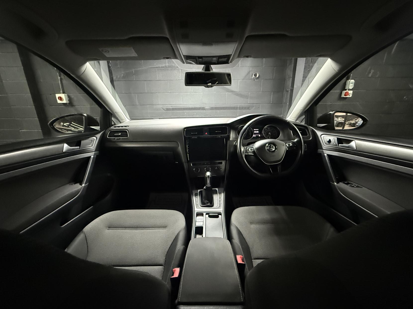 Volkswagen Golf 1.6 TDI BlueMotion Tech SE Hatchback 5dr Diesel DSG Euro 5 (s/s) (105 ps)