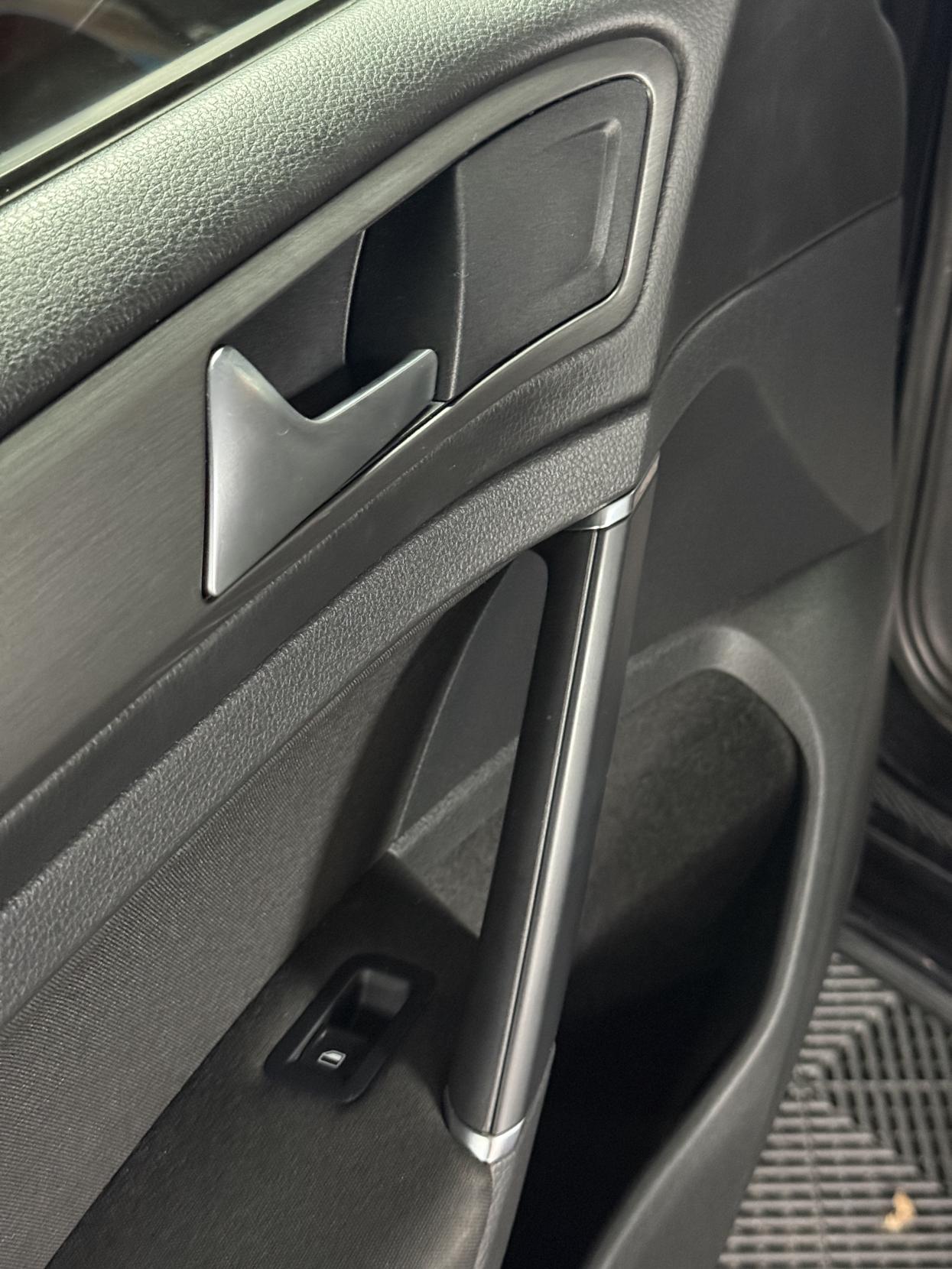 Volkswagen Golf 1.6 TDI BlueMotion Tech SE Hatchback 5dr Diesel DSG Euro 5 (s/s) (105 ps)