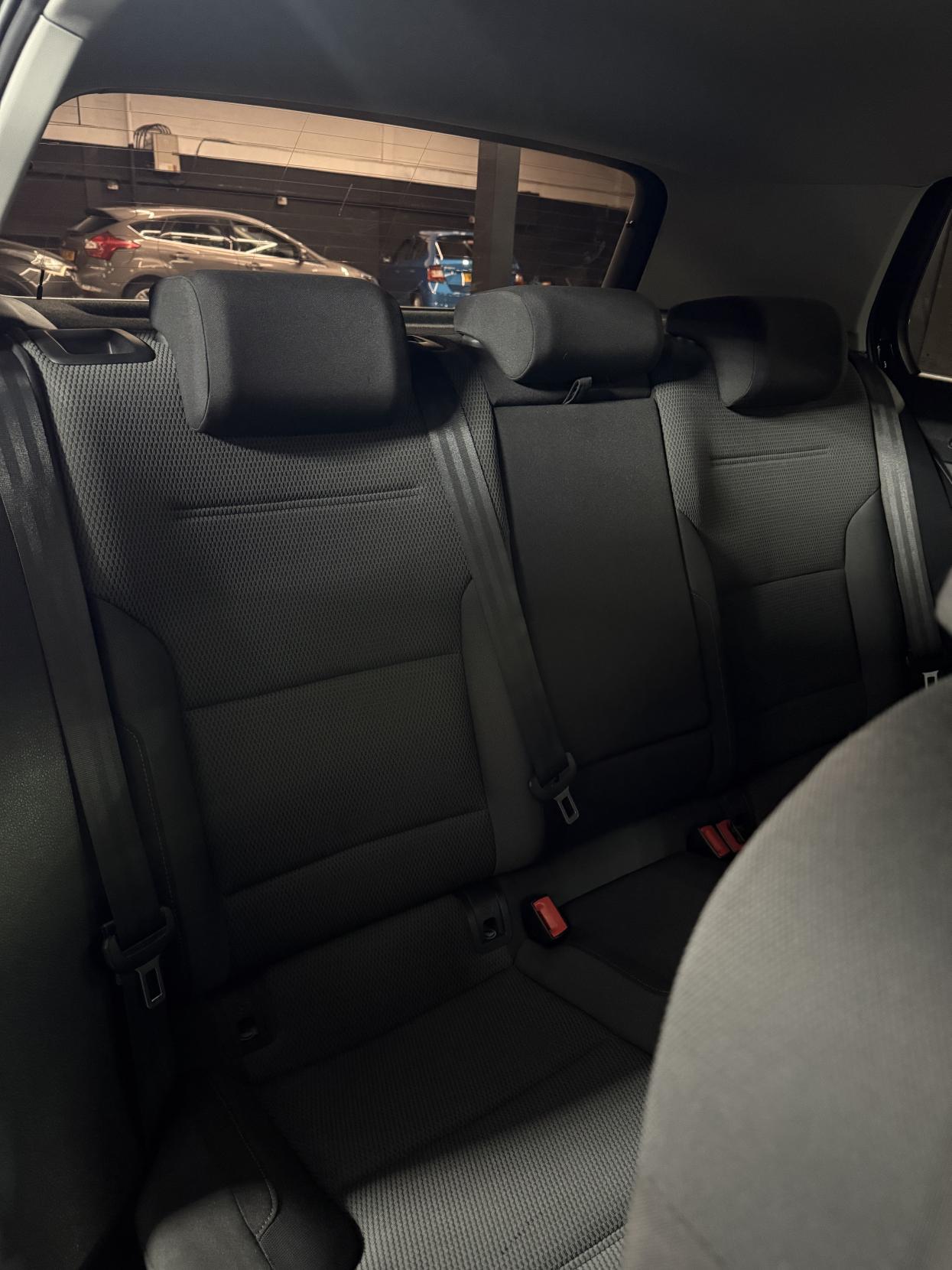 Volkswagen Golf 1.6 TDI BlueMotion Tech SE Hatchback 5dr Diesel DSG Euro 5 (s/s) (105 ps)