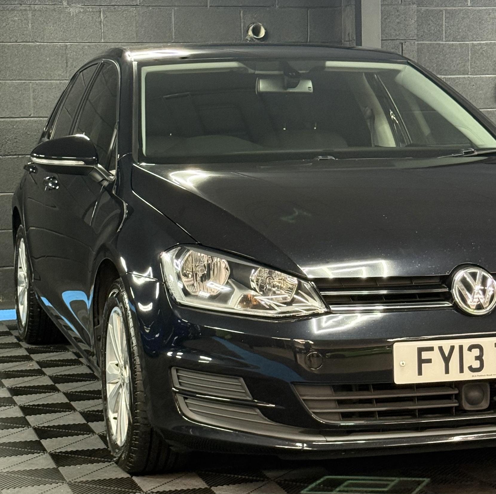 Volkswagen Golf 1.6 TDI BlueMotion Tech SE Hatchback 5dr Diesel DSG Euro 5 (s/s) (105 ps)