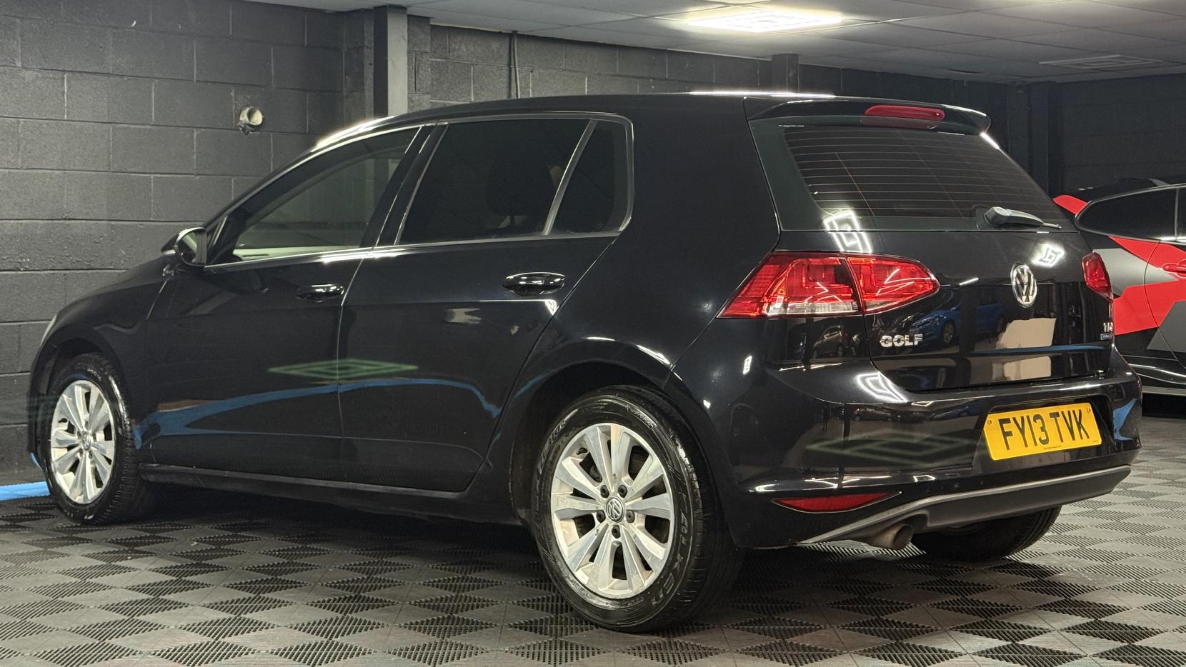 Volkswagen Golf 1.6 TDI BlueMotion Tech SE Hatchback 5dr Diesel DSG Euro 5 (s/s) (105 ps)