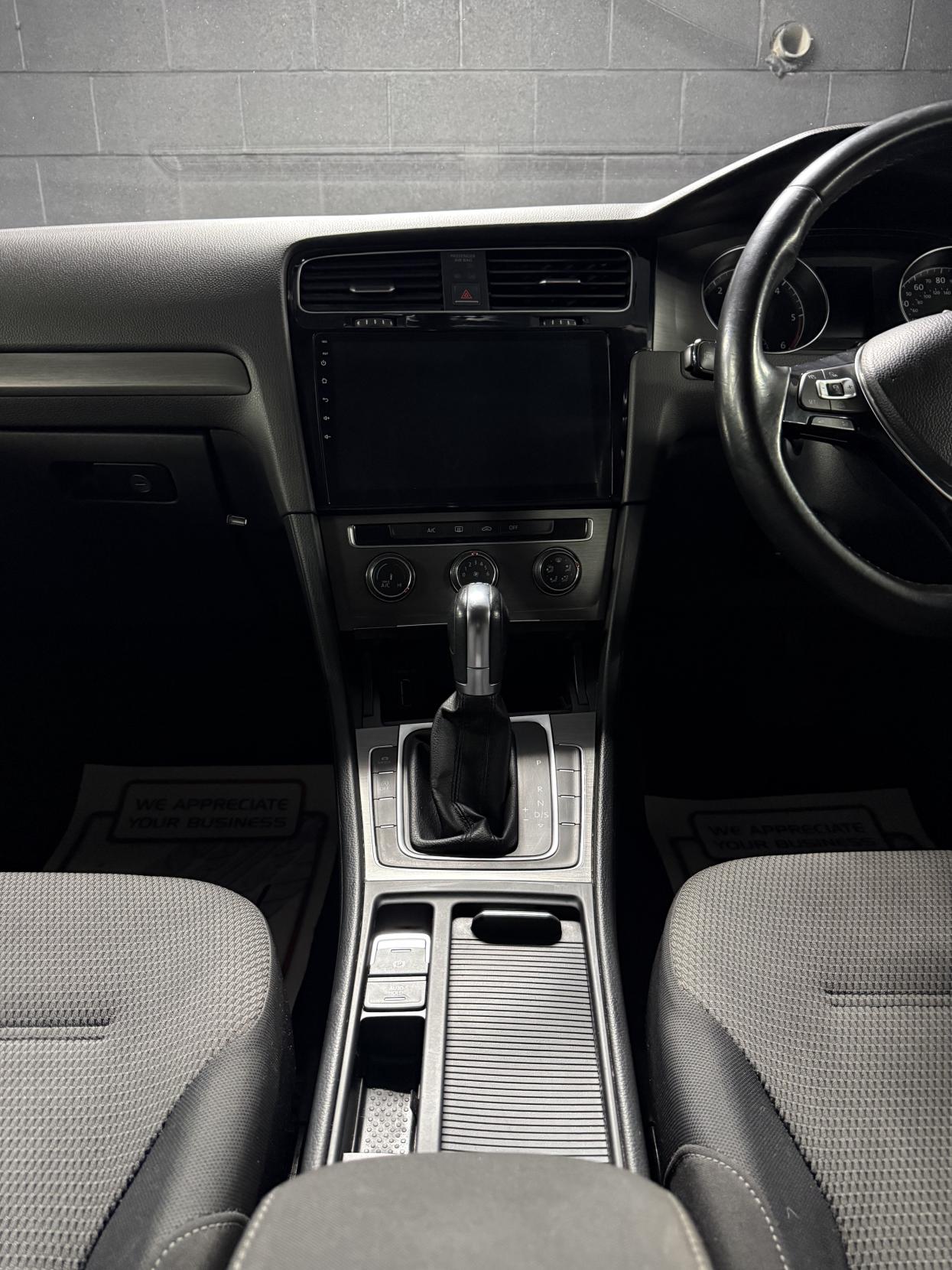 Volkswagen Golf 1.6 TDI BlueMotion Tech SE Hatchback 5dr Diesel DSG Euro 5 (s/s) (105 ps)