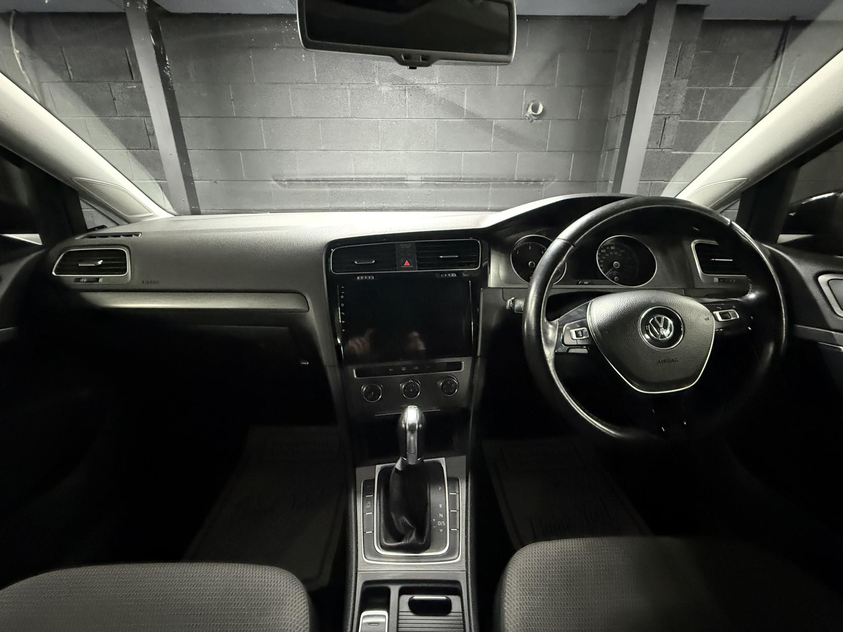 Volkswagen Golf 1.6 TDI BlueMotion Tech SE Hatchback 5dr Diesel DSG Euro 5 (s/s) (105 ps)