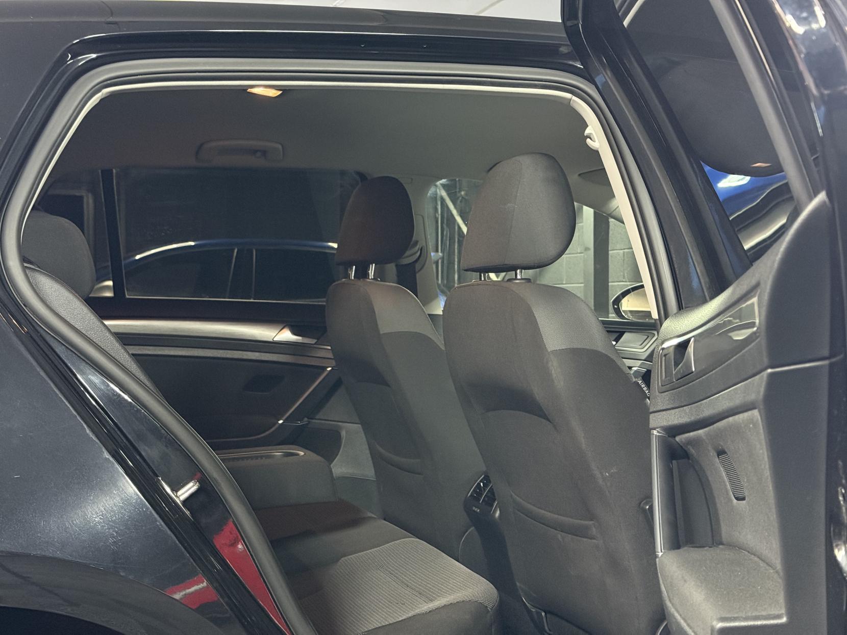 Volkswagen Golf 1.6 TDI BlueMotion Tech SE Hatchback 5dr Diesel DSG Euro 5 (s/s) (105 ps)