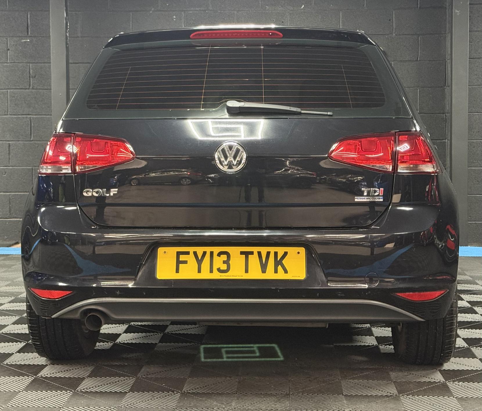 Volkswagen Golf 1.6 TDI BlueMotion Tech SE Hatchback 5dr Diesel DSG Euro 5 (s/s) (105 ps)