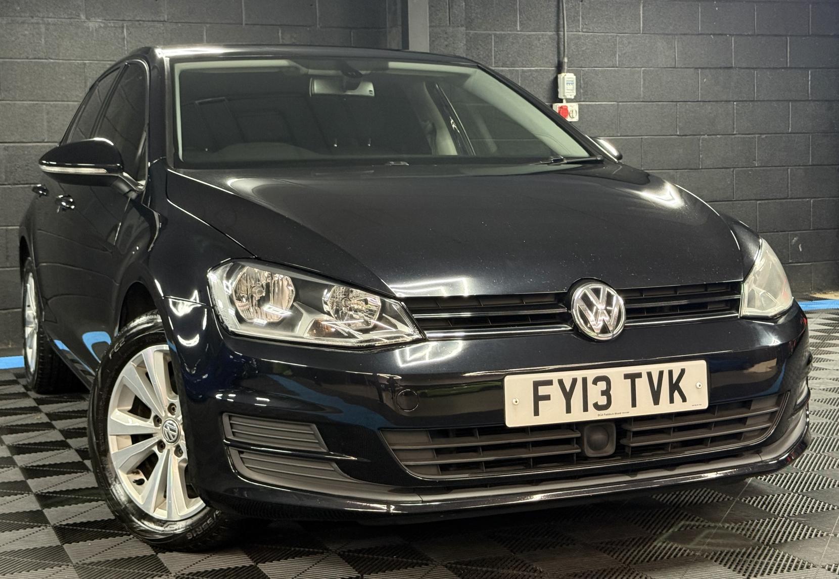 Volkswagen Golf 1.6 TDI BlueMotion Tech SE Hatchback 5dr Diesel DSG Euro 5 (s/s) (105 ps)