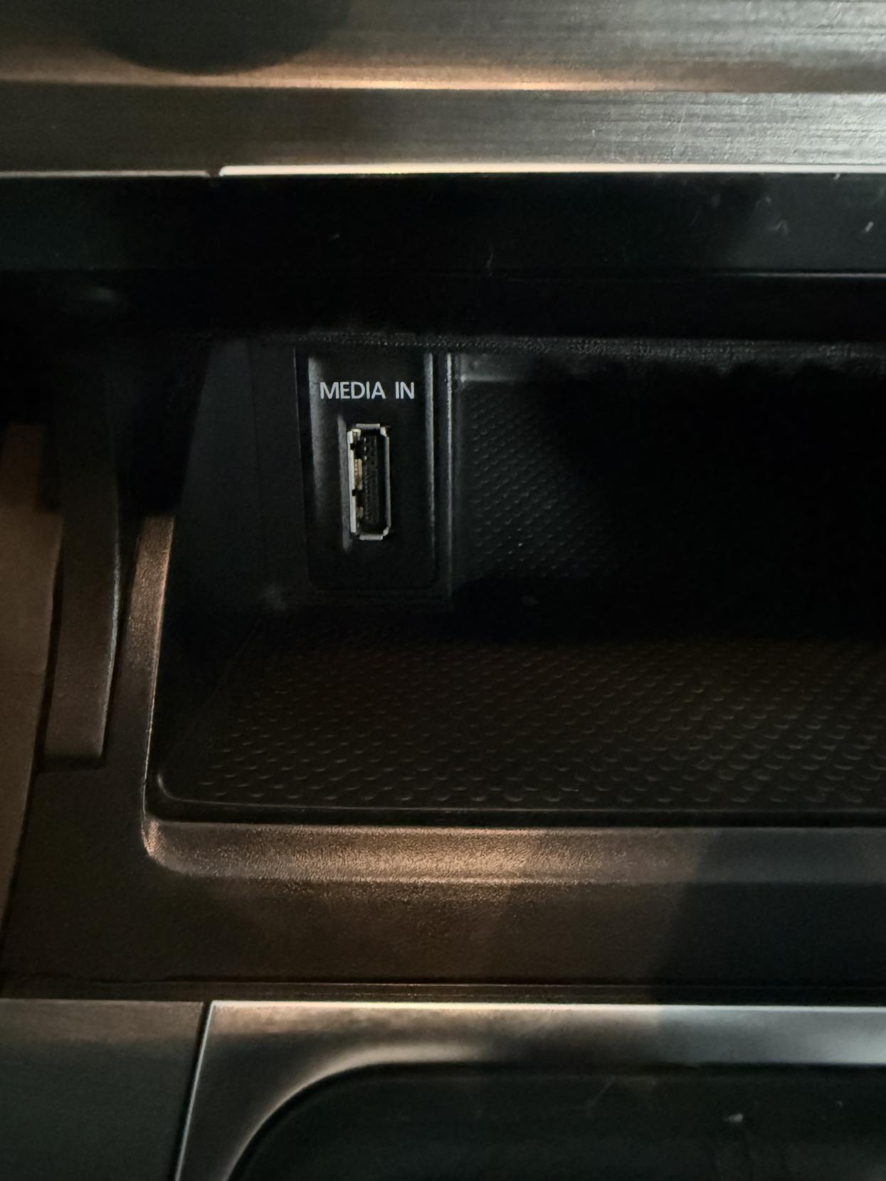 Volkswagen Golf 1.6 TDI BlueMotion Tech SE Hatchback 5dr Diesel DSG Euro 5 (s/s) (105 ps)