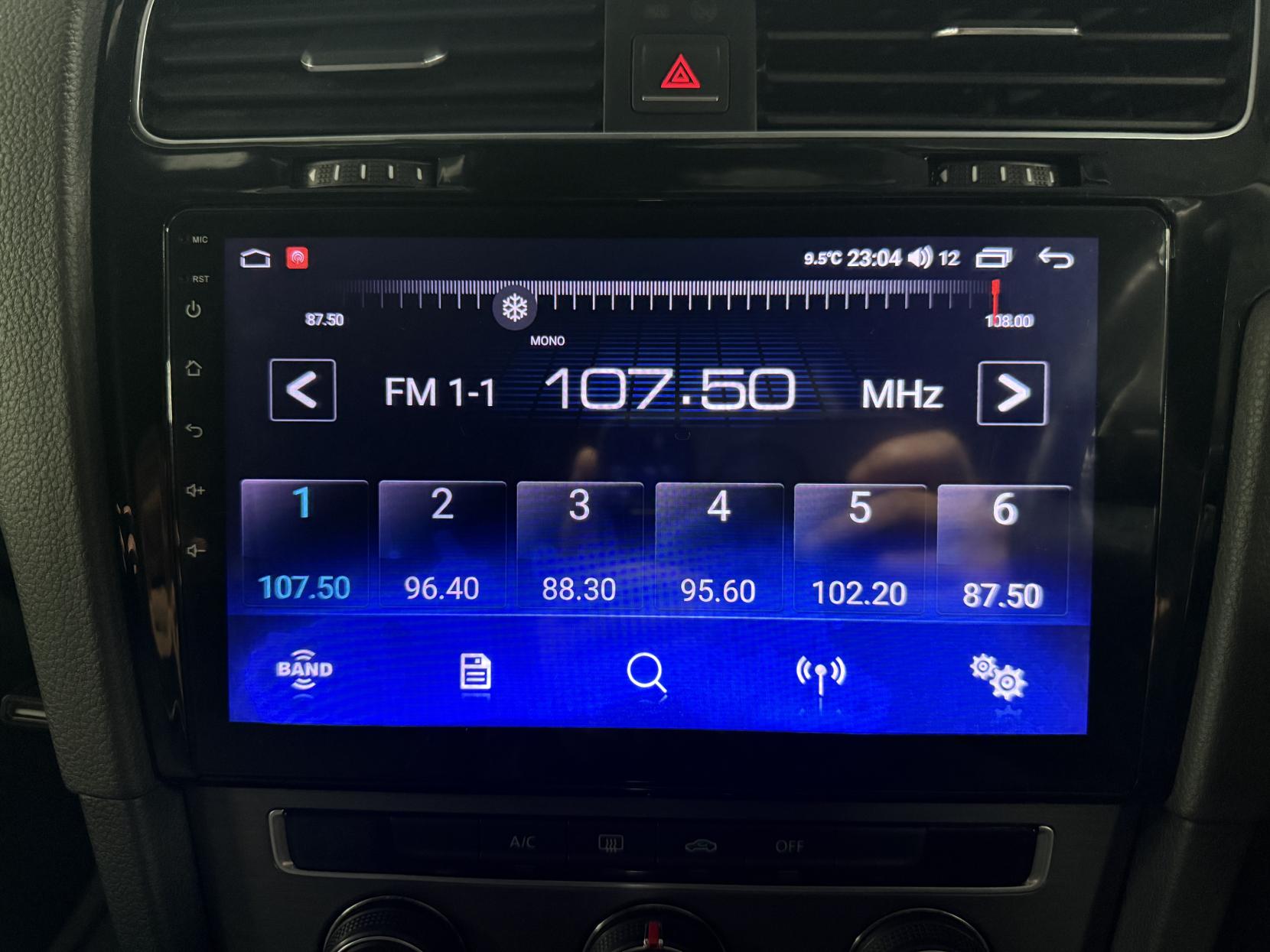 Volkswagen Golf 1.6 TDI BlueMotion Tech SE Hatchback 5dr Diesel DSG Euro 5 (s/s) (105 ps)