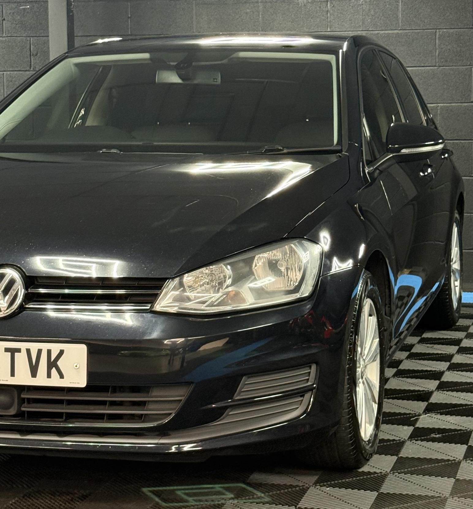 Volkswagen Golf 1.6 TDI BlueMotion Tech SE Hatchback 5dr Diesel DSG Euro 5 (s/s) (105 ps)