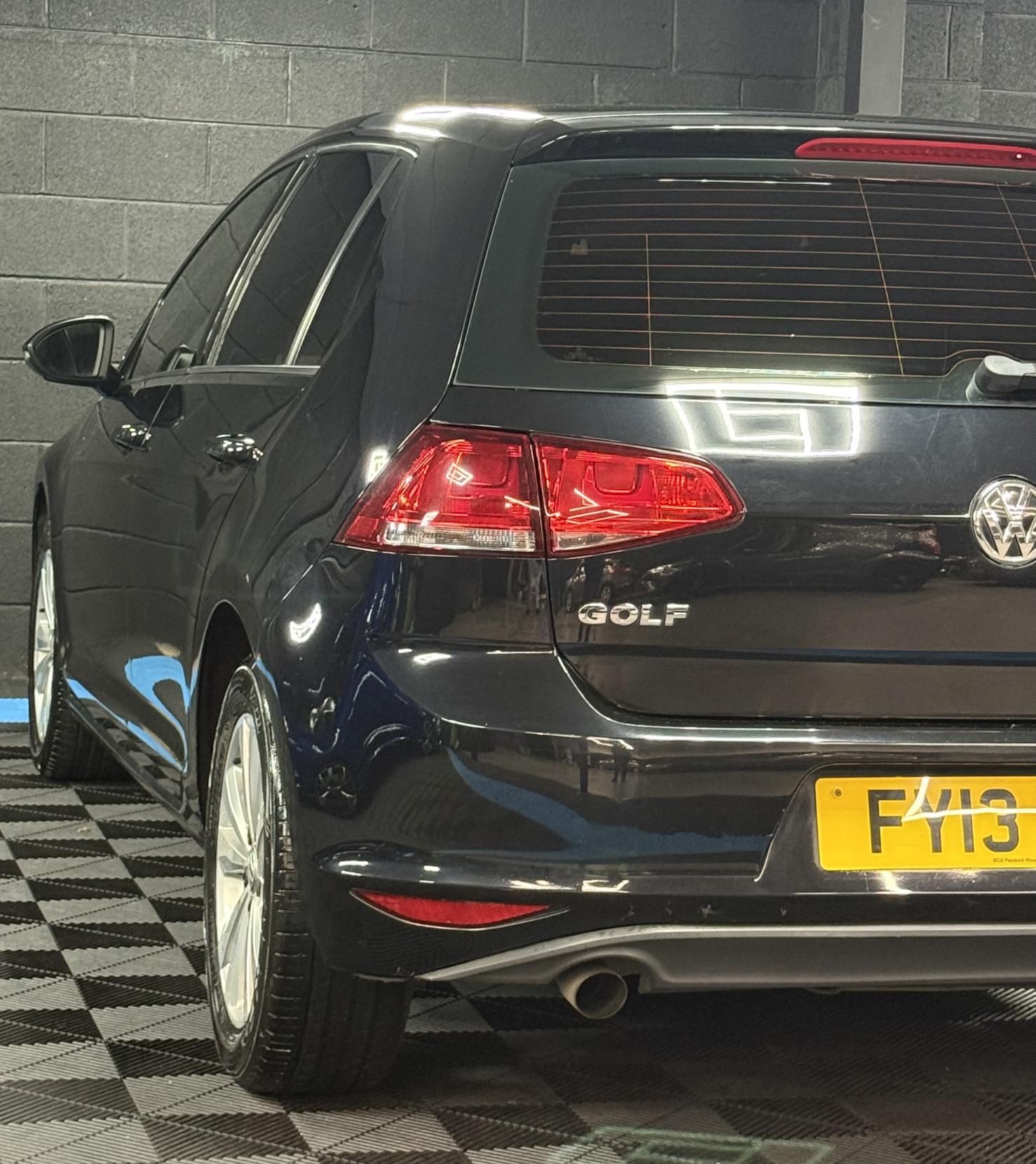 Volkswagen Golf 1.6 TDI BlueMotion Tech SE Hatchback 5dr Diesel DSG Euro 5 (s/s) (105 ps)