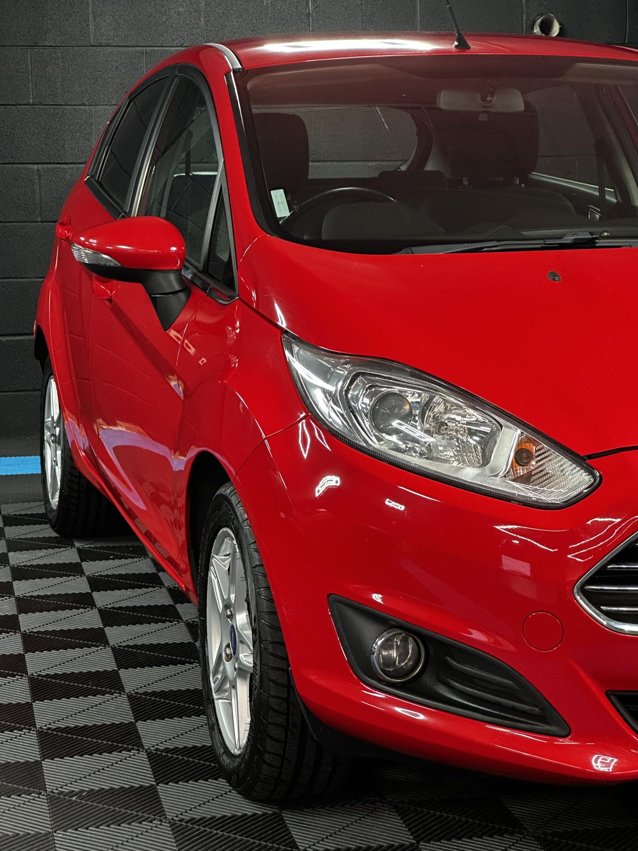 Ford Fiesta 1.6 Zetec Hatchback 5dr Petrol Powershift Euro 5 (105 ps)
