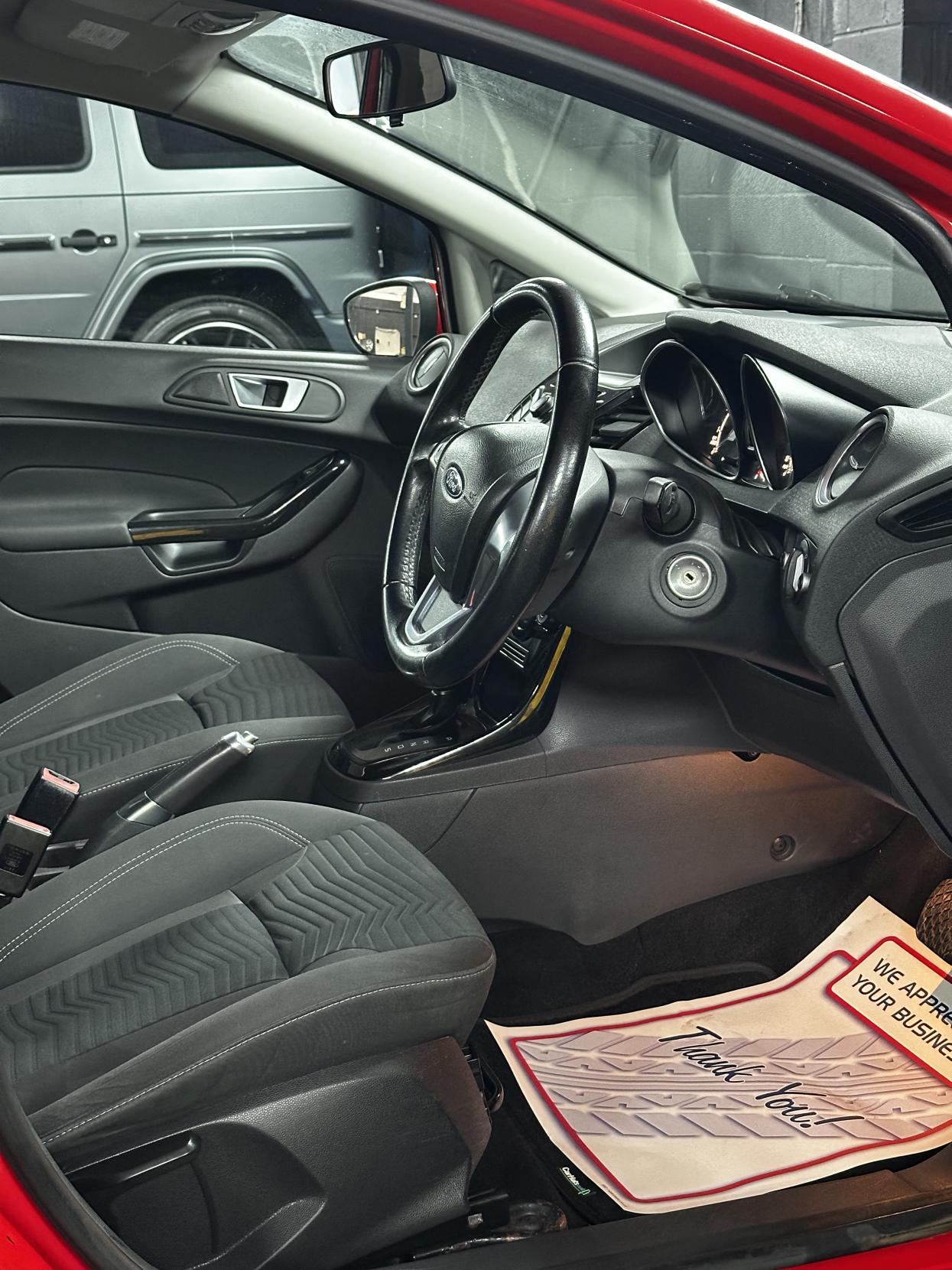 Ford Fiesta 1.6 Zetec Hatchback 5dr Petrol Powershift Euro 5 (105 ps)