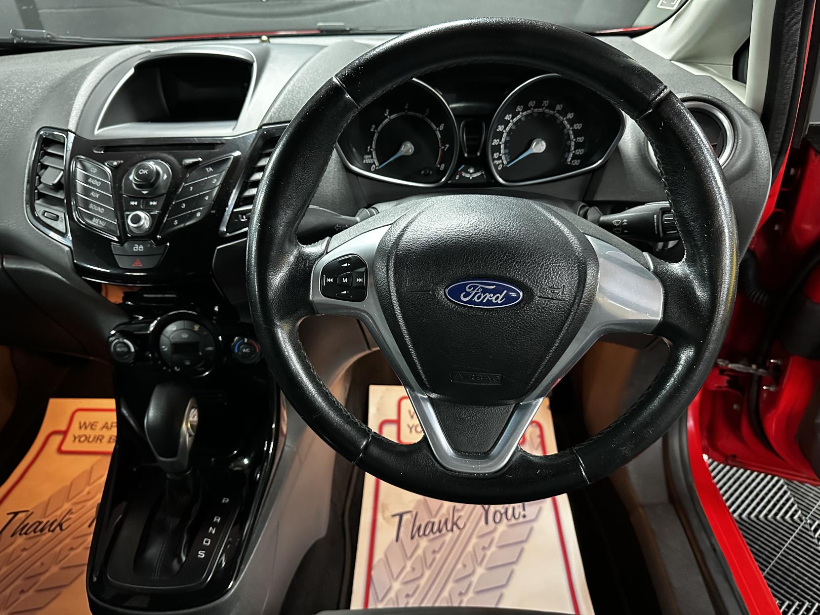 Ford Fiesta 1.6 Zetec Hatchback 5dr Petrol Powershift Euro 5 (105 ps)