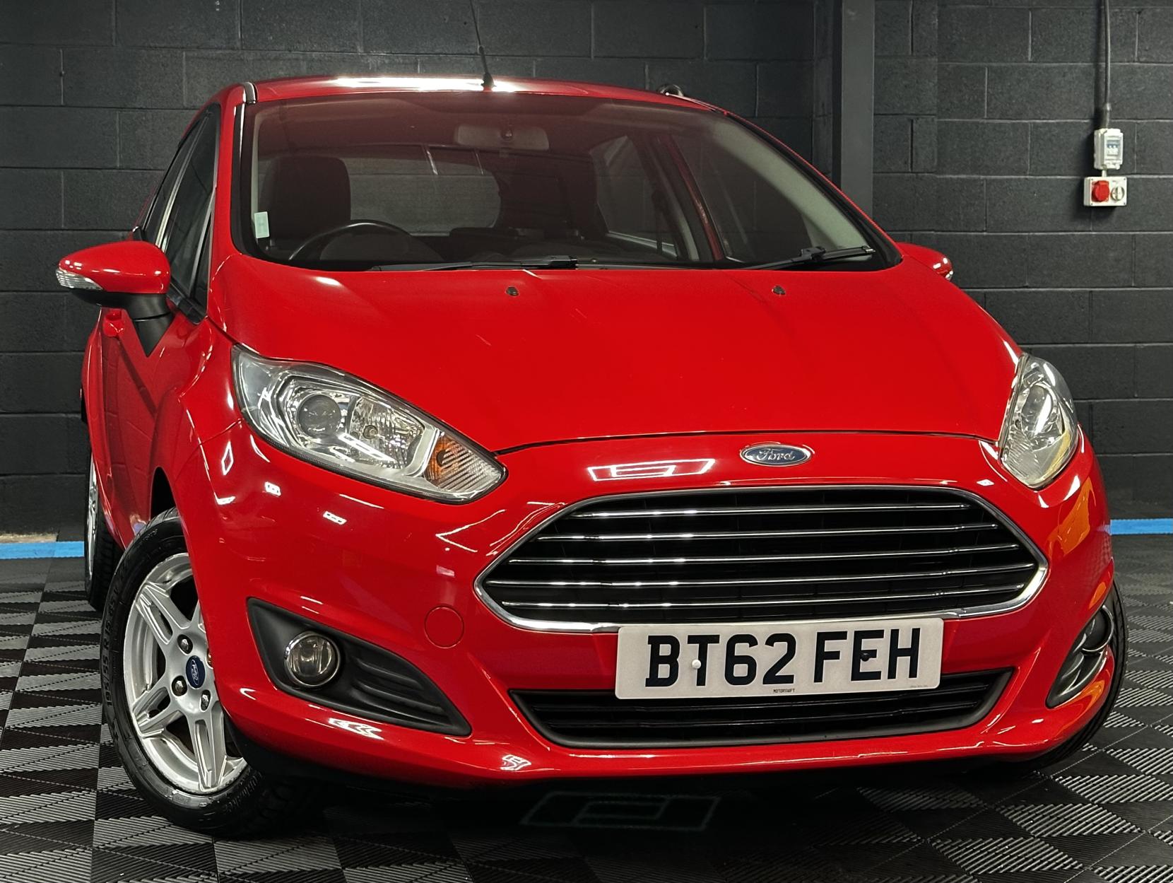Ford Fiesta 1.6 Zetec Hatchback 5dr Petrol Powershift Euro 5 (105 ps)