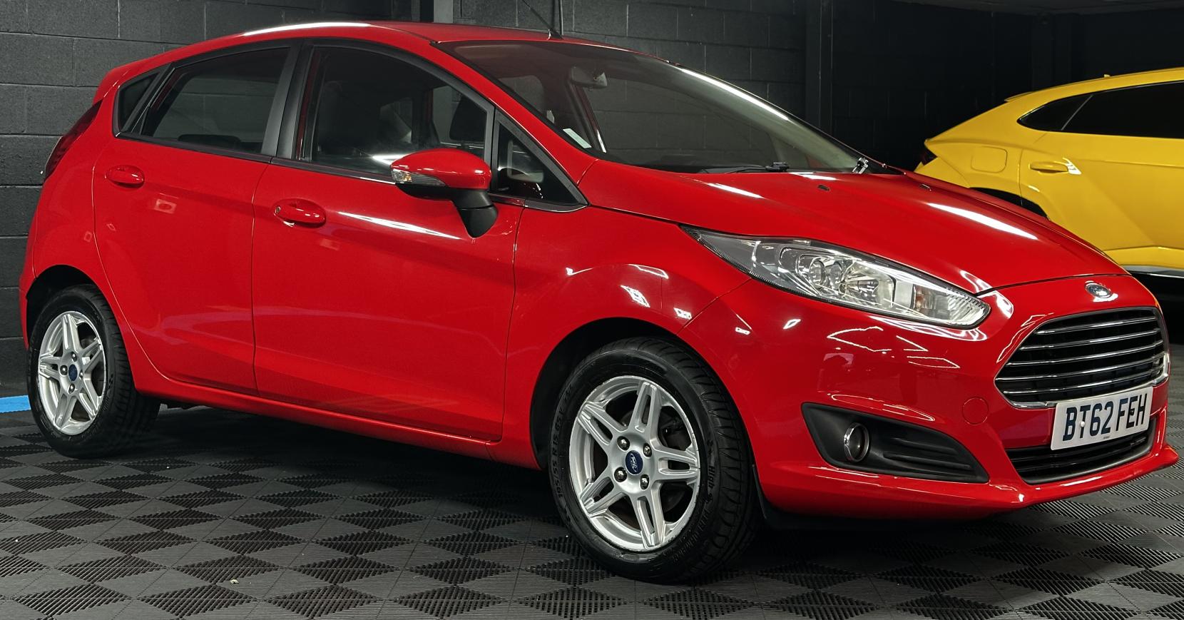 Ford Fiesta 1.6 Zetec Hatchback 5dr Petrol Powershift Euro 5 (105 ps)