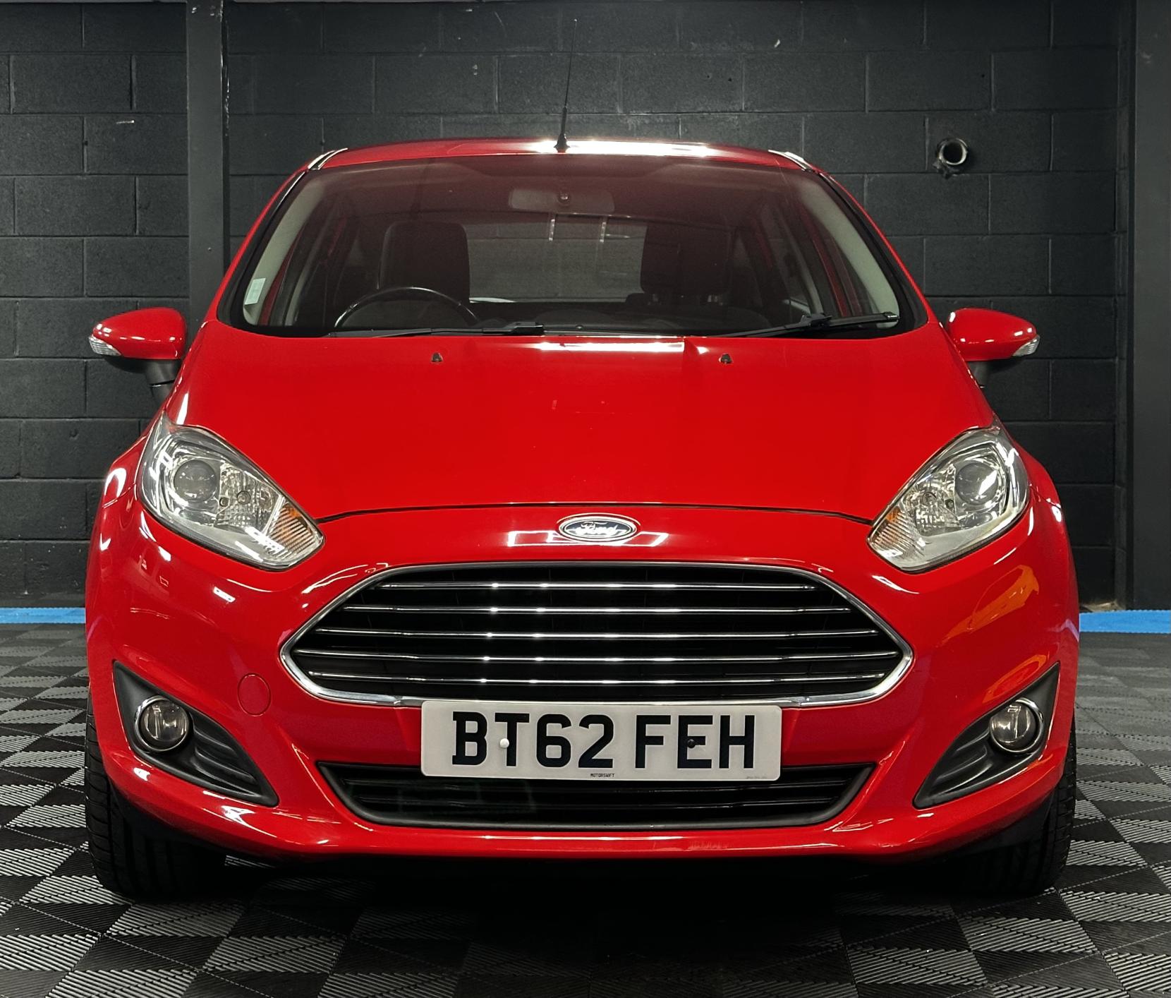 Ford Fiesta 1.6 Zetec Hatchback 5dr Petrol Powershift Euro 5 (105 ps)