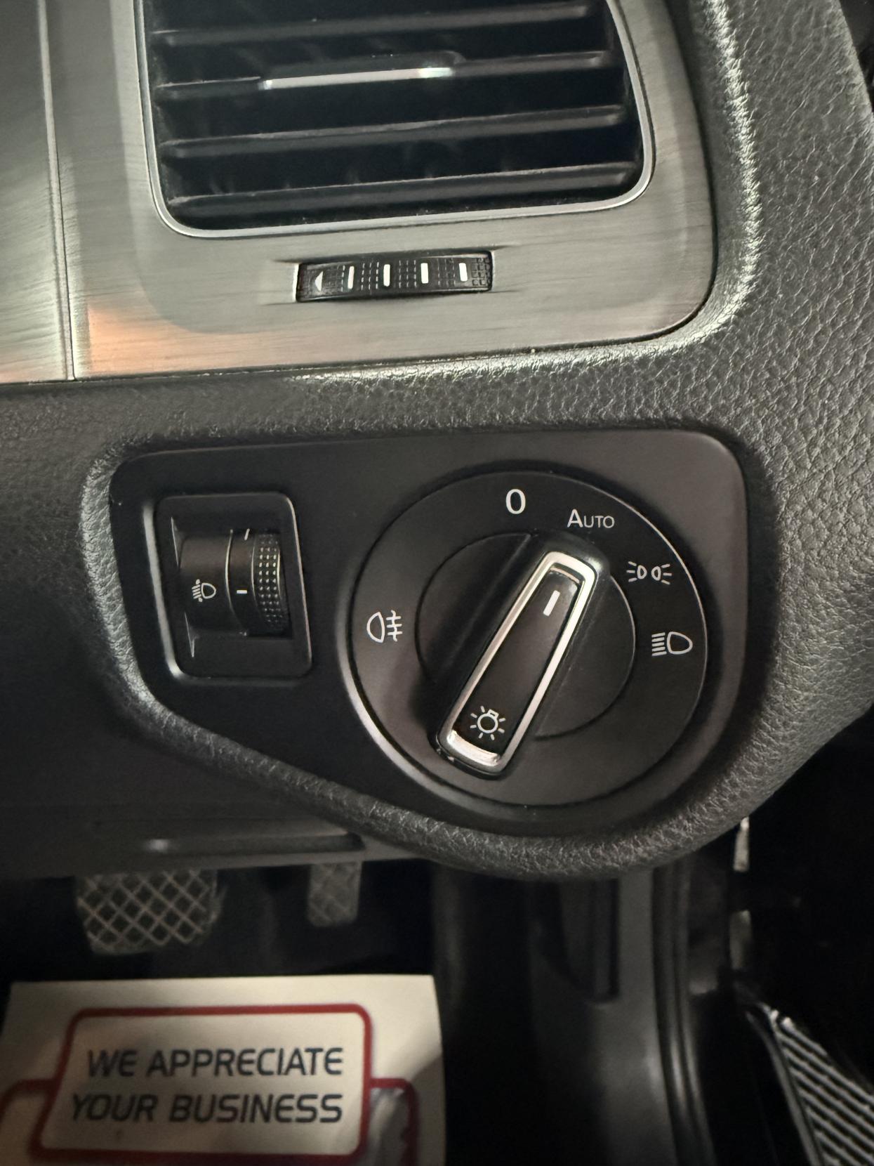 Volkswagen Golf 1.6 TDI BlueMotion Tech SE Hatchback 5dr Diesel DSG Euro 5 (s/s) (105 ps)