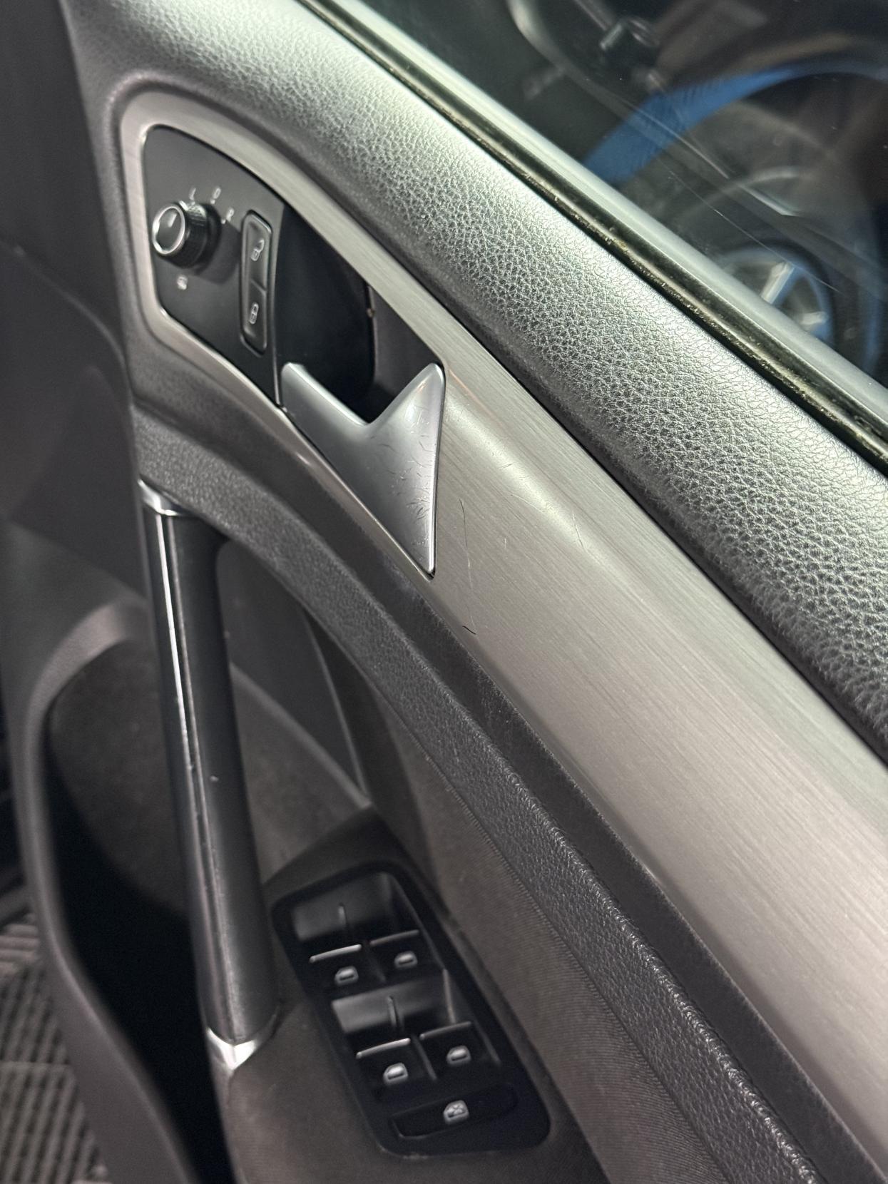 Volkswagen Golf 1.6 TDI BlueMotion Tech SE Hatchback 5dr Diesel DSG Euro 5 (s/s) (105 ps)