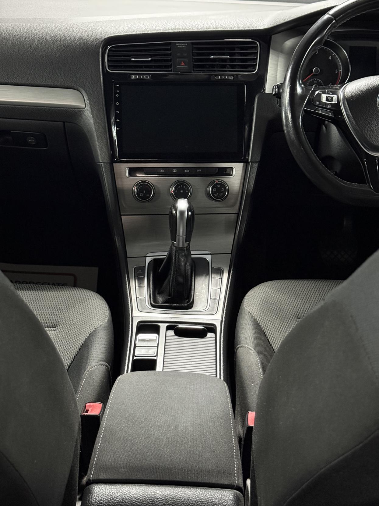 Volkswagen Golf 1.6 TDI BlueMotion Tech SE Hatchback 5dr Diesel DSG Euro 5 (s/s) (105 ps)