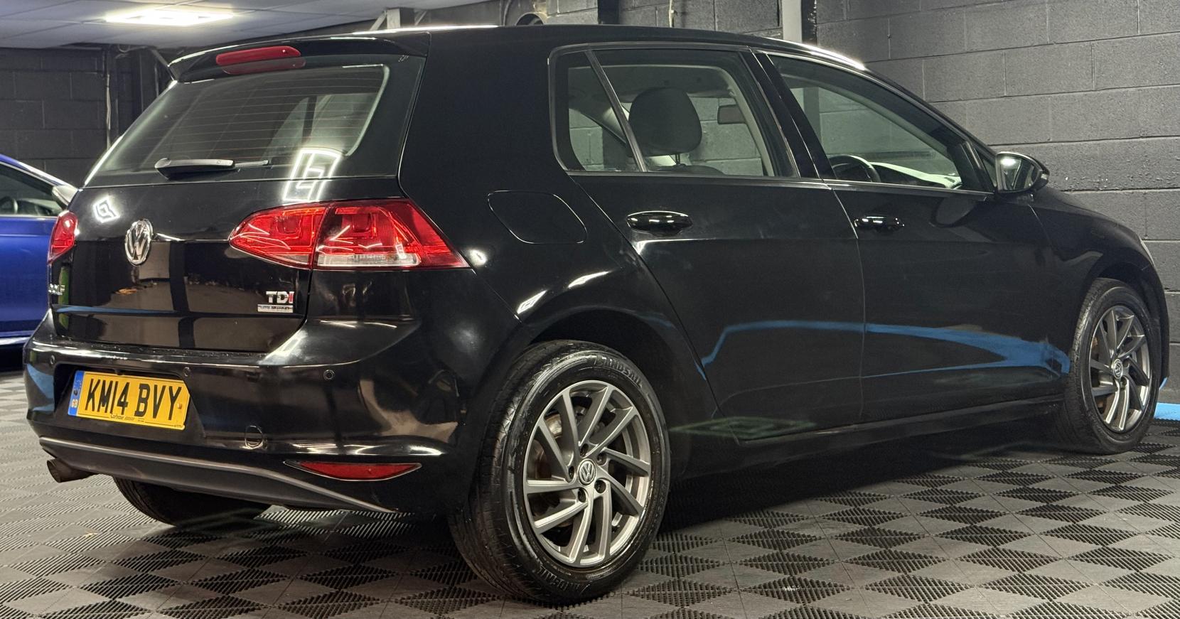 Volkswagen Golf 1.6 TDI BlueMotion Tech SE Hatchback 5dr Diesel DSG Euro 5 (s/s) (105 ps)