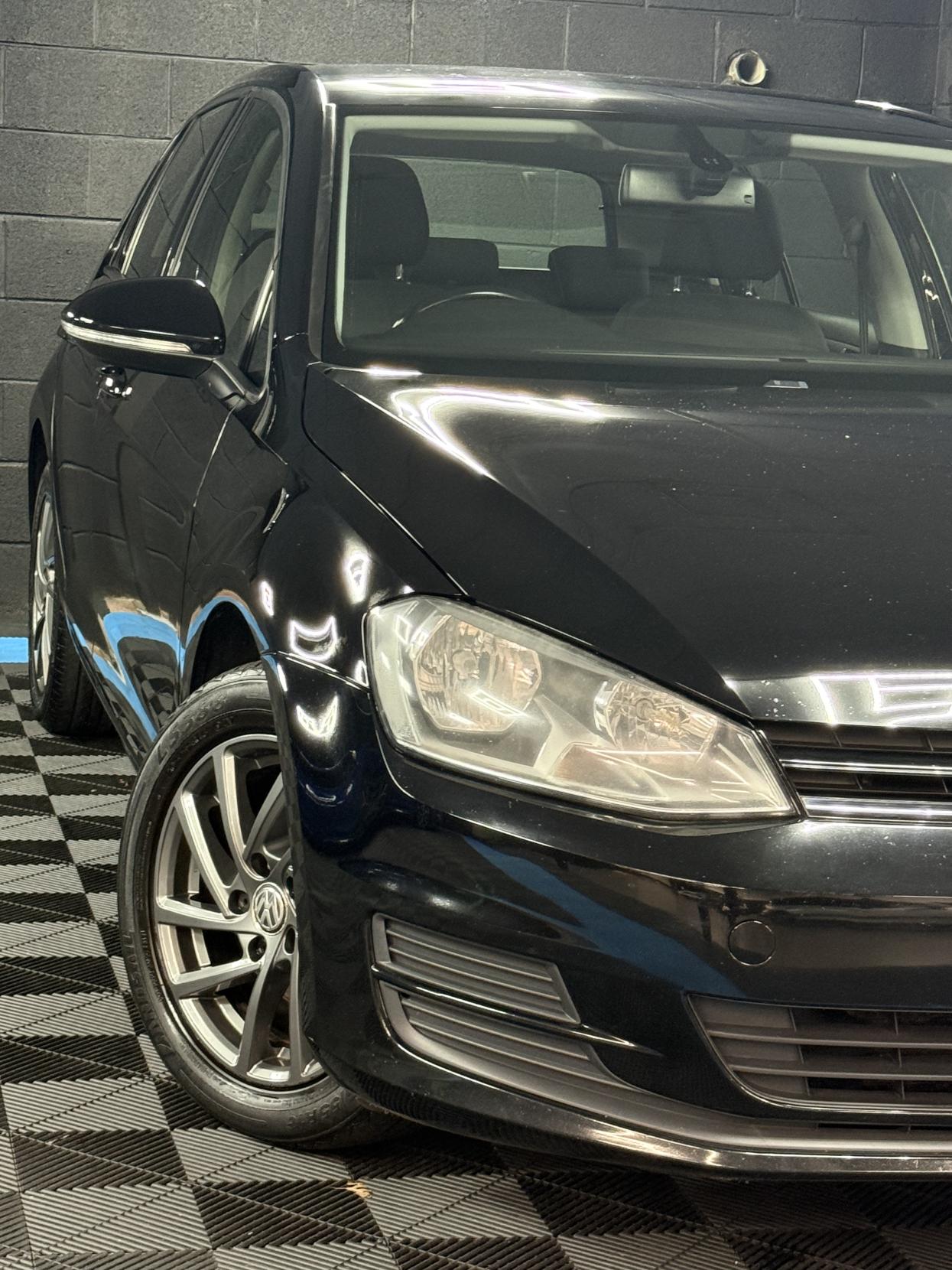 Volkswagen Golf 1.6 TDI BlueMotion Tech SE Hatchback 5dr Diesel DSG Euro 5 (s/s) (105 ps)